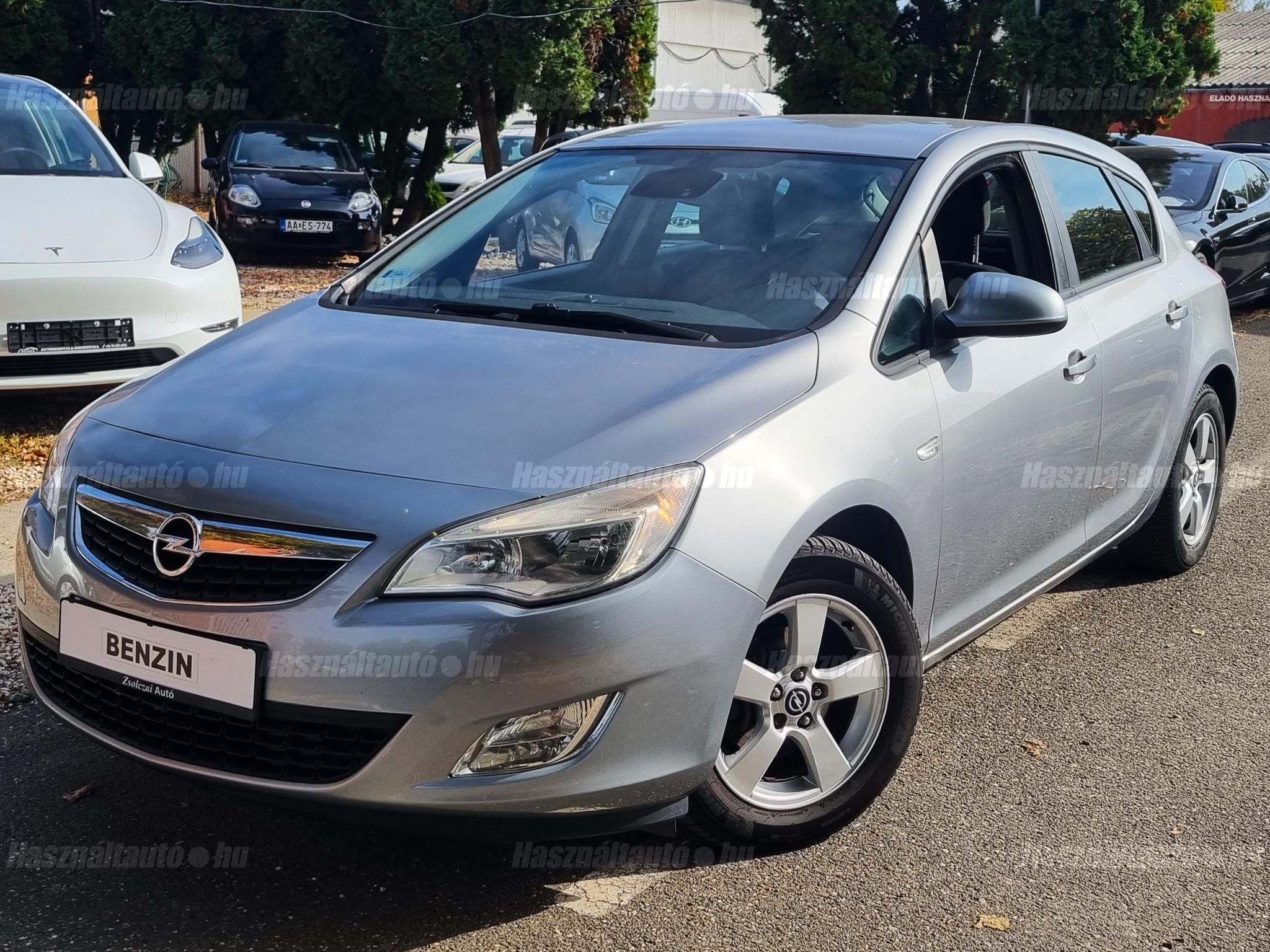 OPEL ASTRA J 2010/3 - 1
