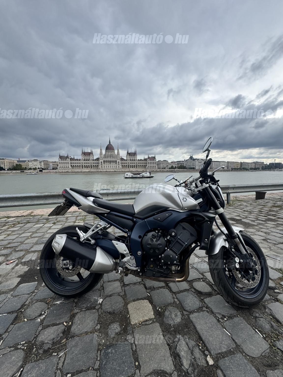 YAMAHA FZ1 2007/8 - 1
