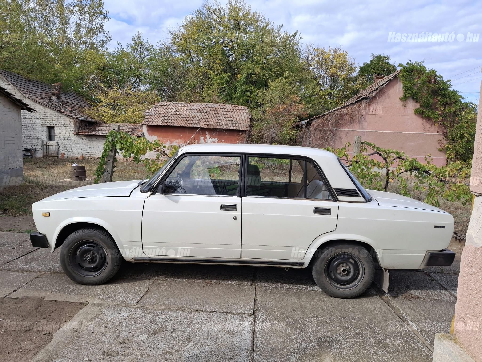 LADA 2105 1987/4 - 1