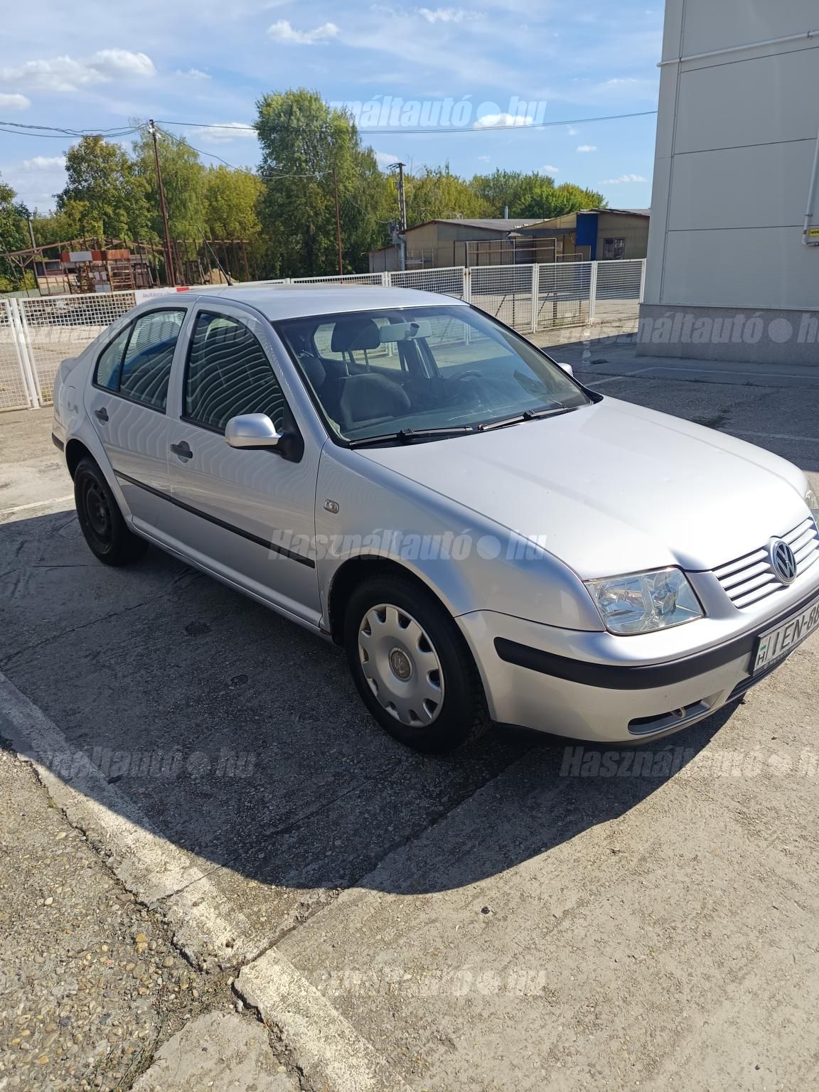 VOLKSWAGEN BORA 2002/8 - 1
