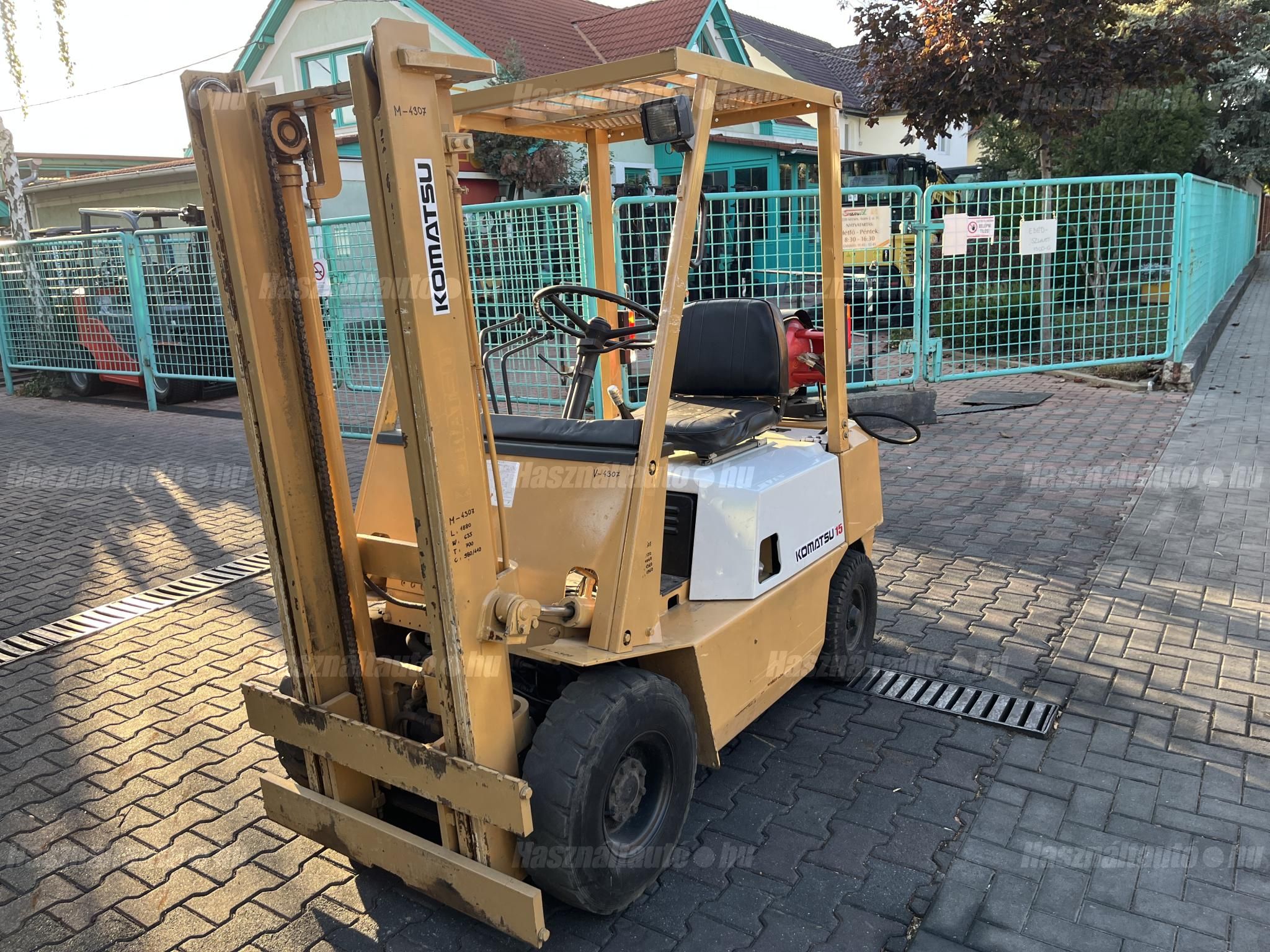 KOMATSU 1990 - 1