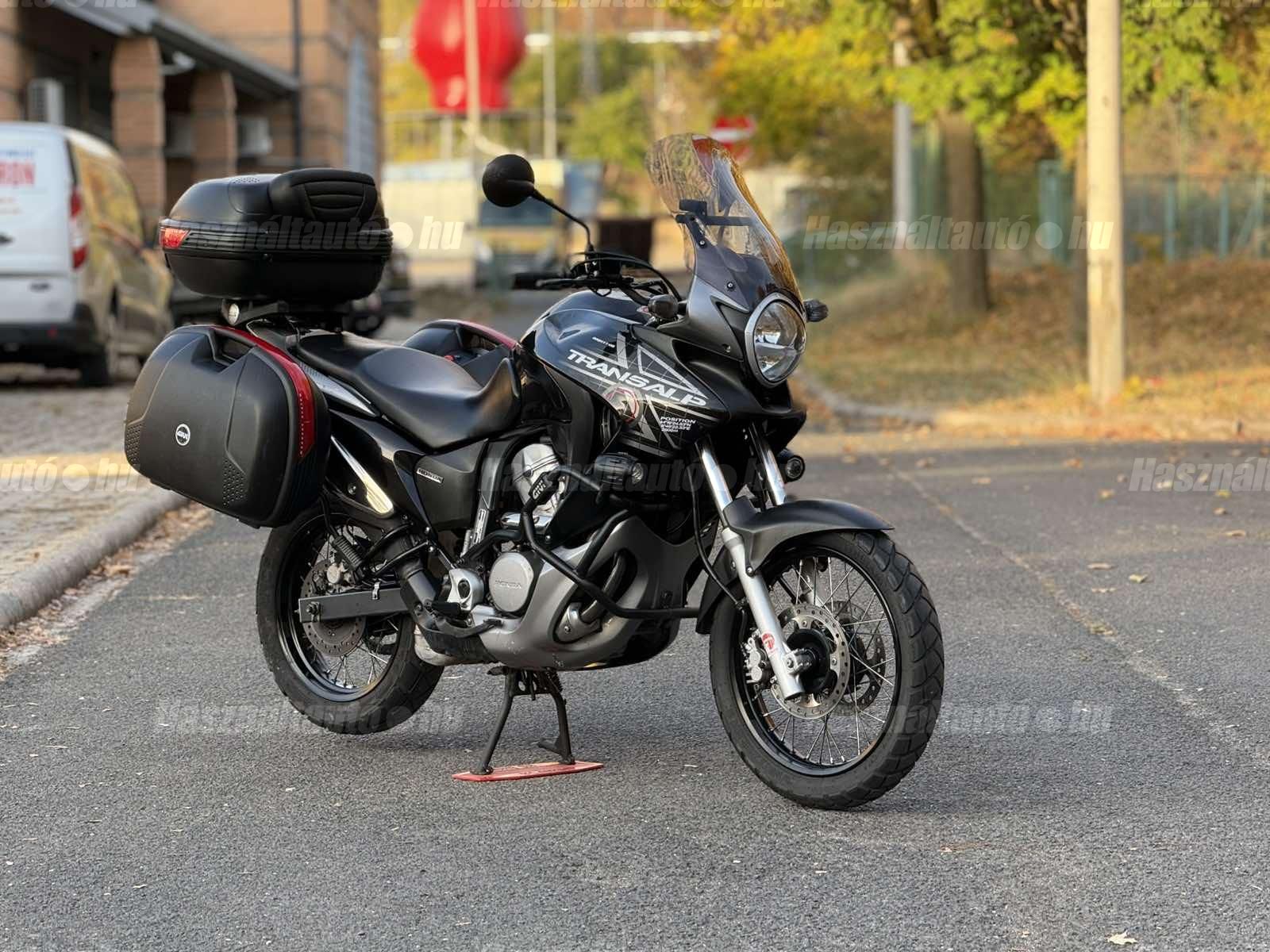 HONDA XL 700 V 2013 - 1