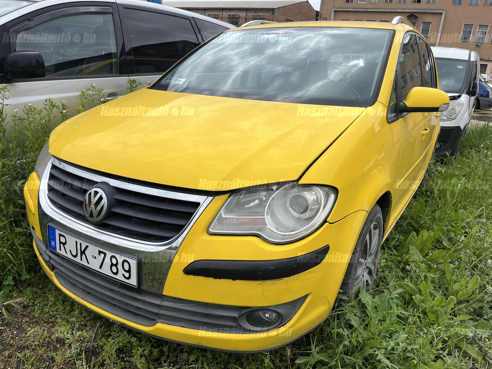 VOLKSWAGEN TOURAN 2010/9 - 1