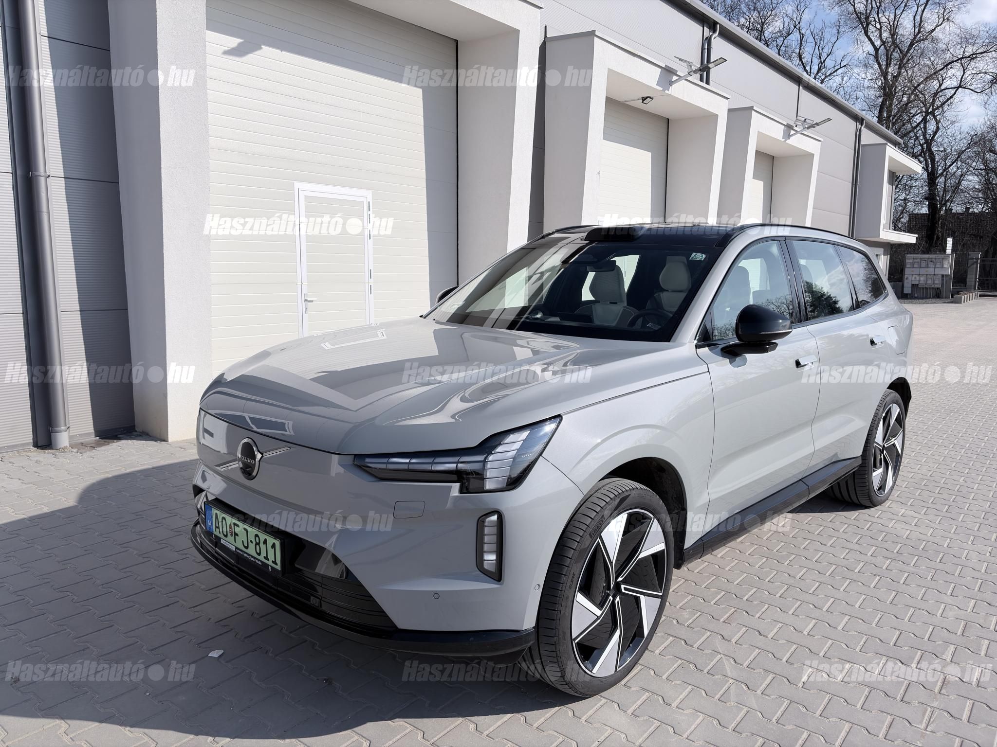 VOLVO EX90 2025/10 - 1