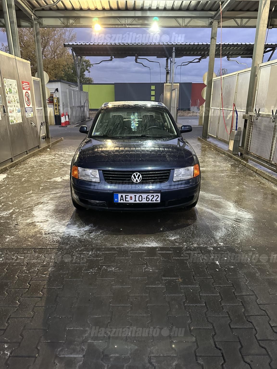 VOLKSWAGEN PASSAT 1998/8 - 1