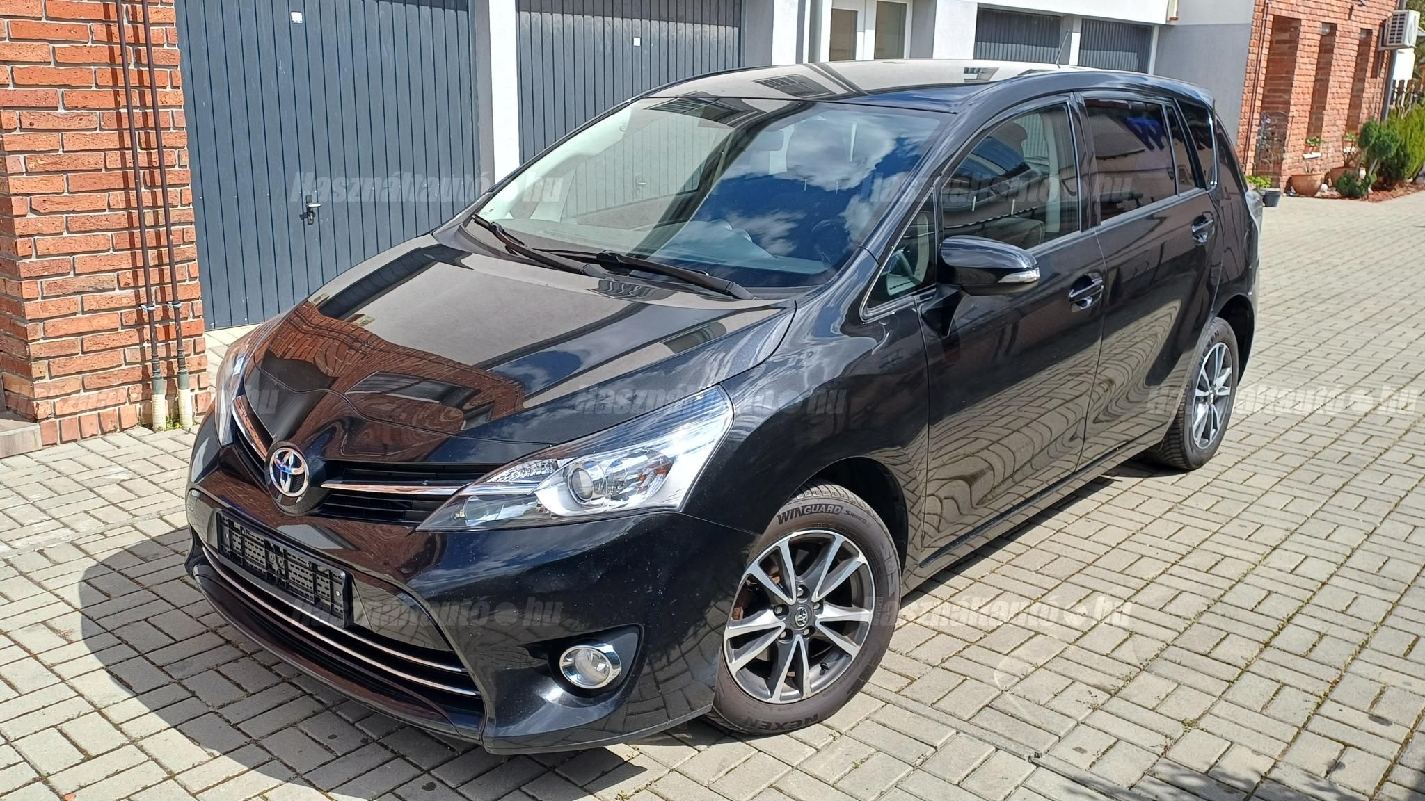 TOYOTA VERSO 2013/11 - 1