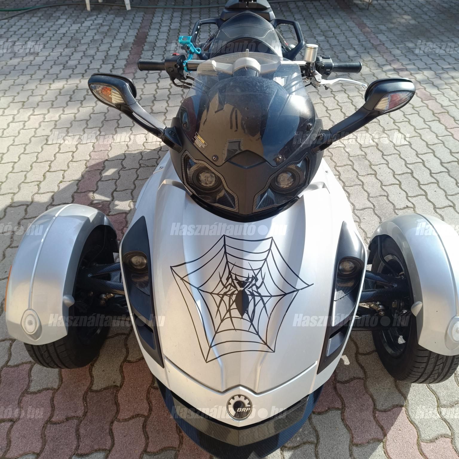 CAN-AM SPYDER 2009/5 - 1