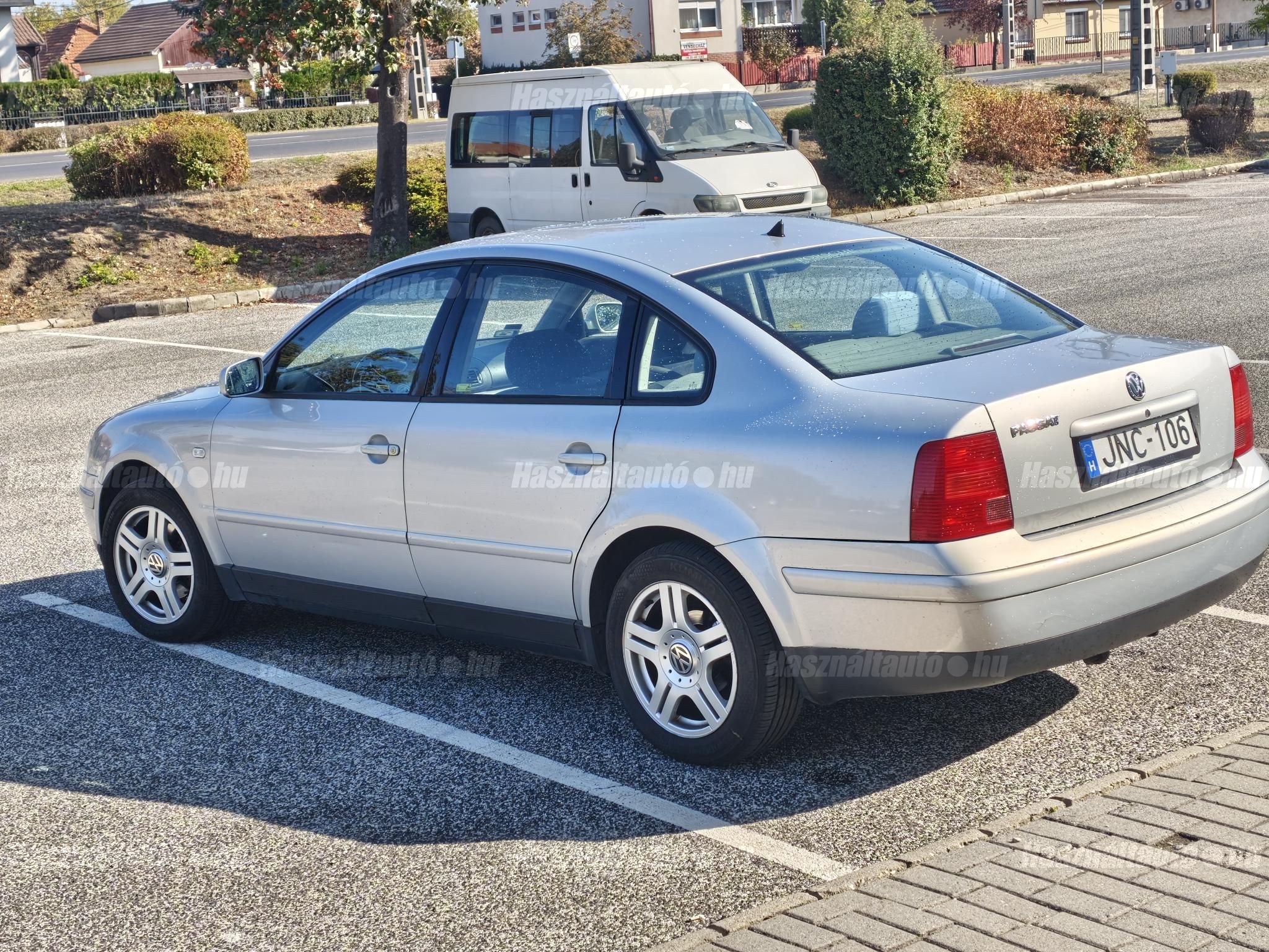 VOLKSWAGEN PASSAT 2001/12 - 1