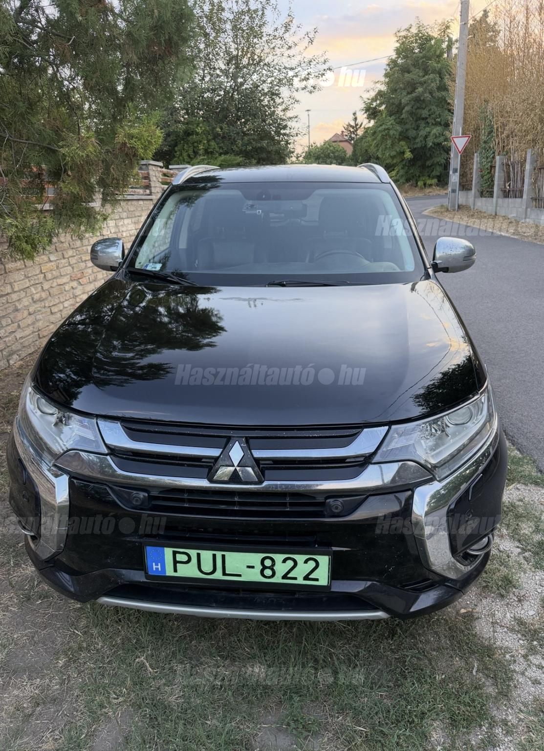 MITSUBISHI OUTLANDER 2015/12 - 1