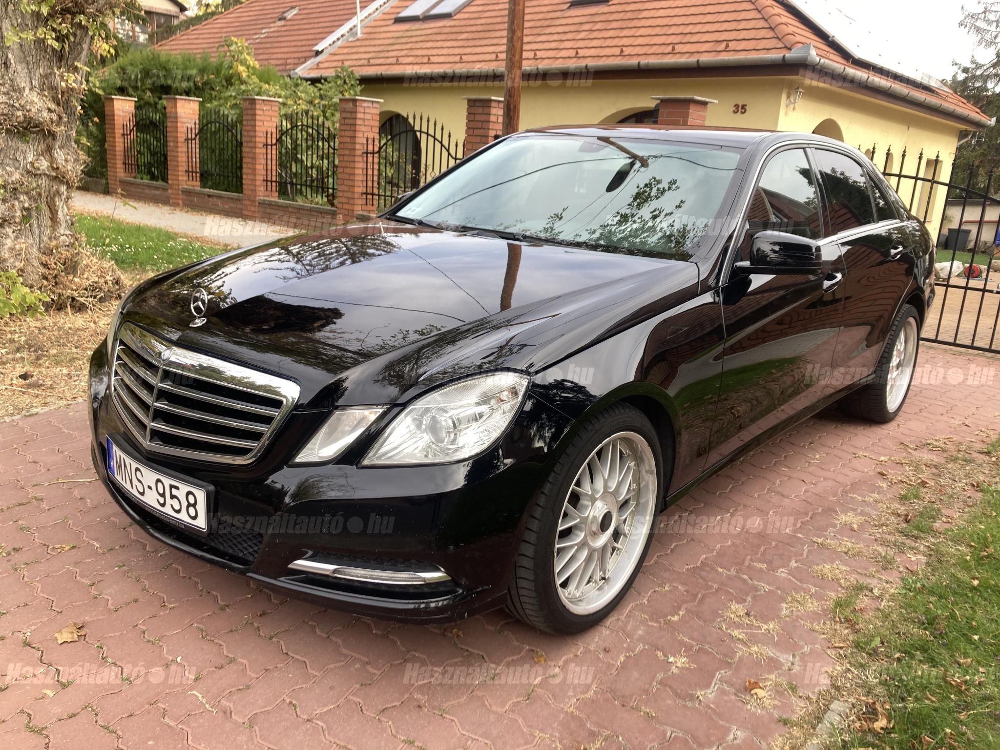 MERCEDES-BENZ E 200 2012/7 - 1