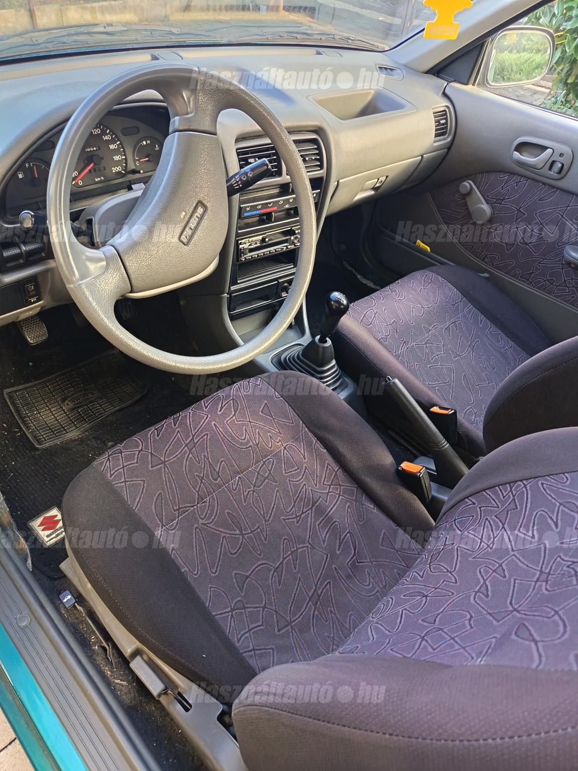 SUZUKI SWIFT 2001/2 - 1