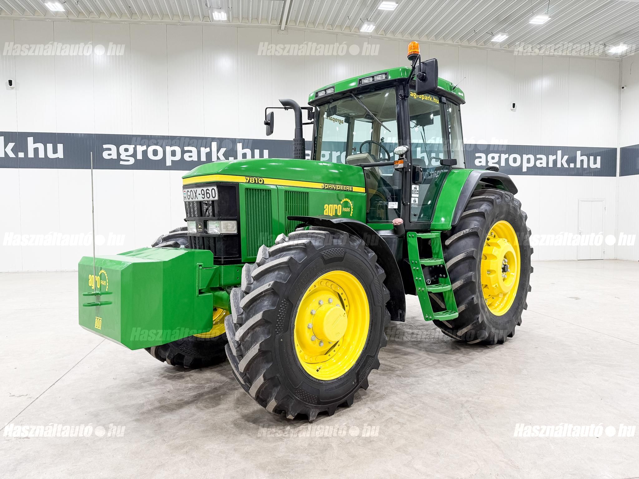 JOHN DEERE 2000 - 1