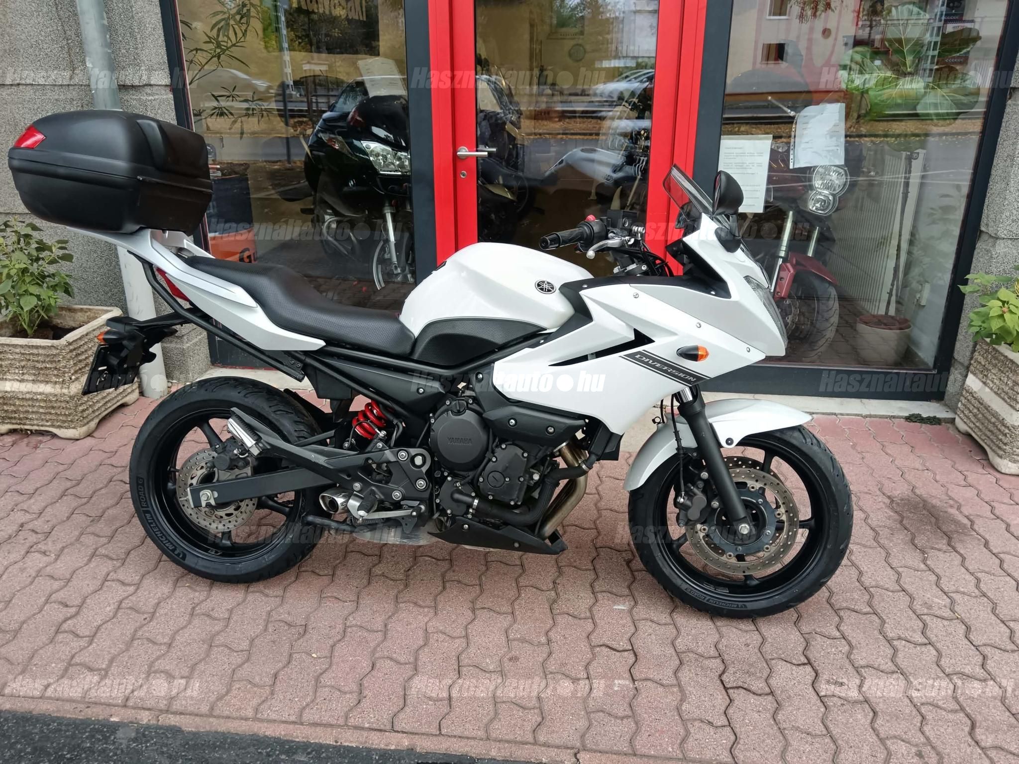 YAMAHA XJ 6 S 2010/3 - 1