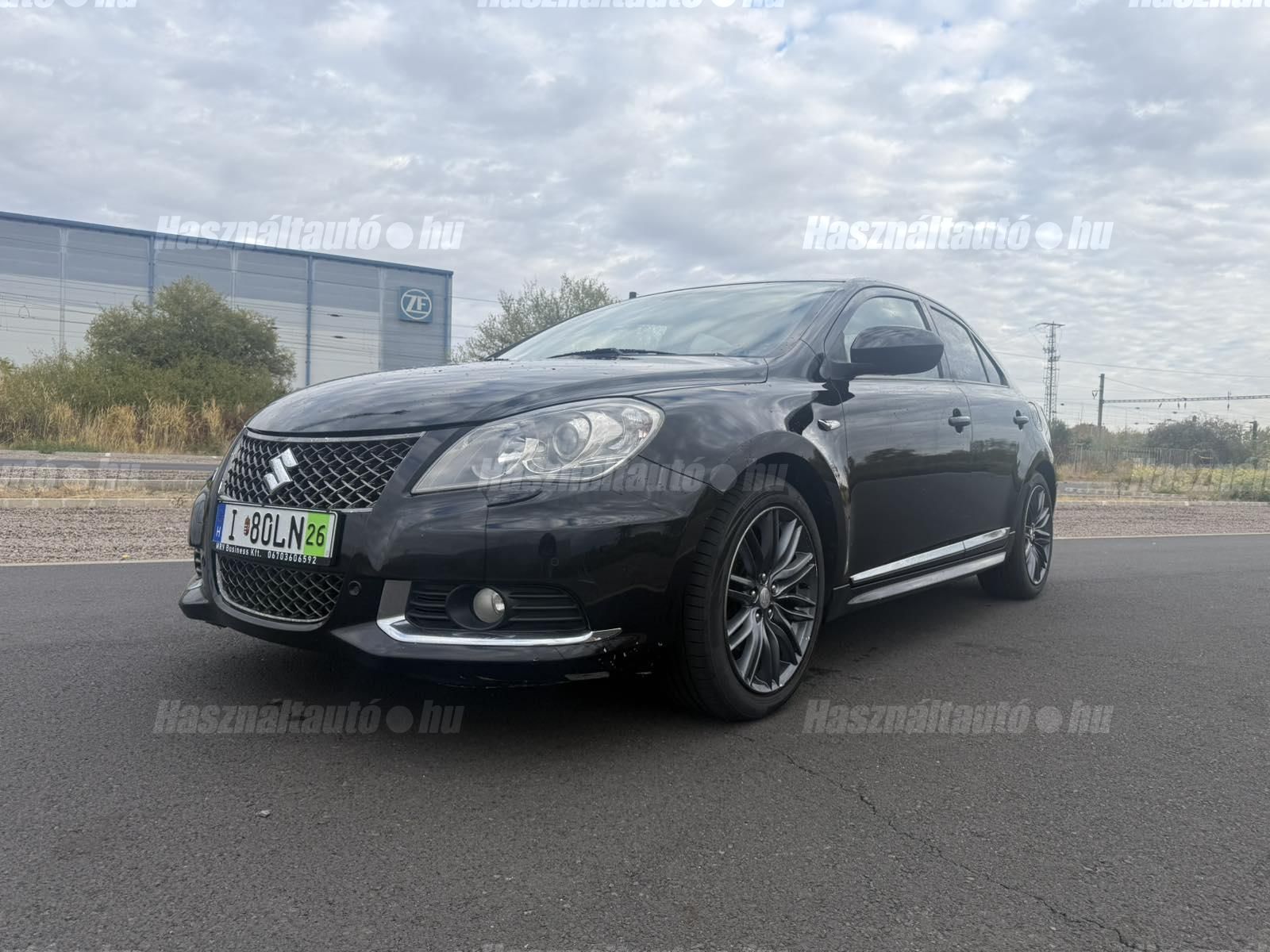 SUZUKI KIZASHI 2012/3 - 1