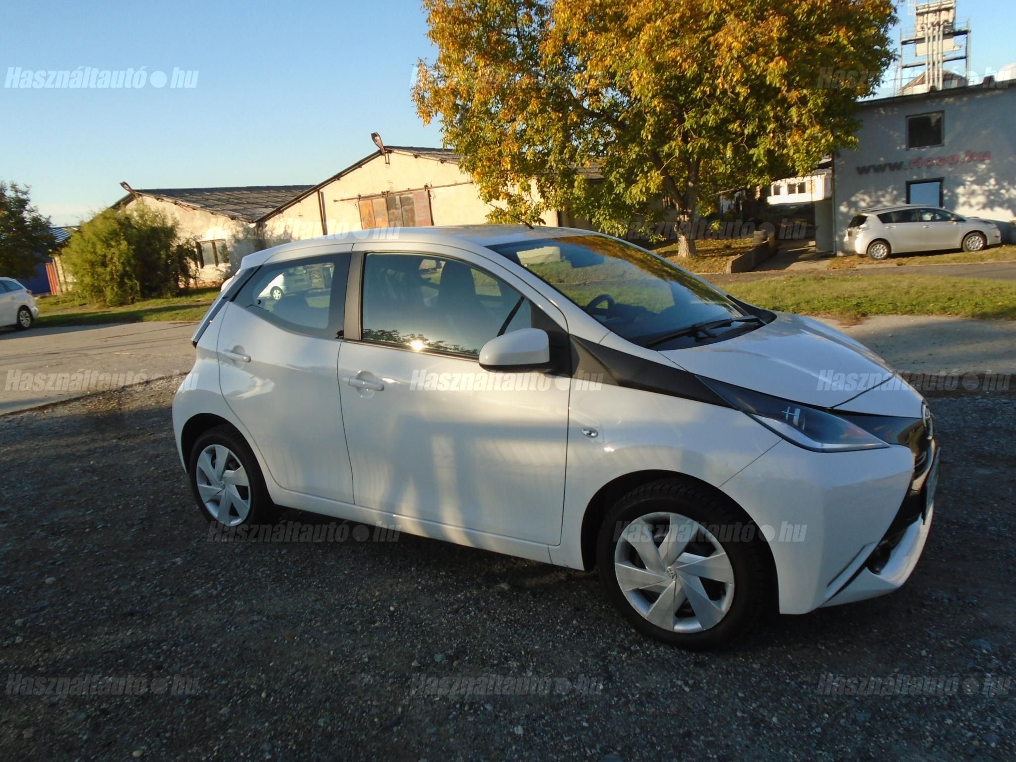 TOYOTA AYGO 2016/6 - 1