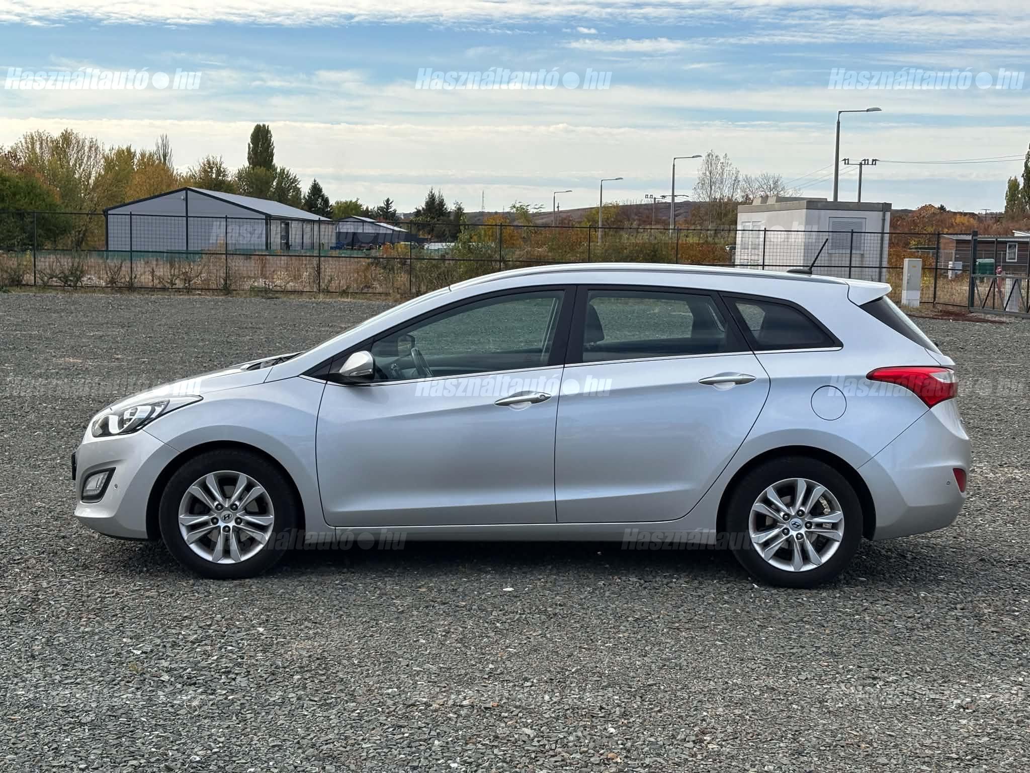 HYUNDAI I30 2014/5 - 1