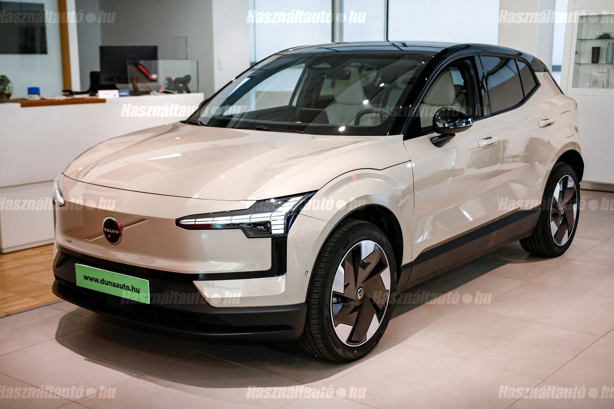 VOLVO EX30 2026 - 1