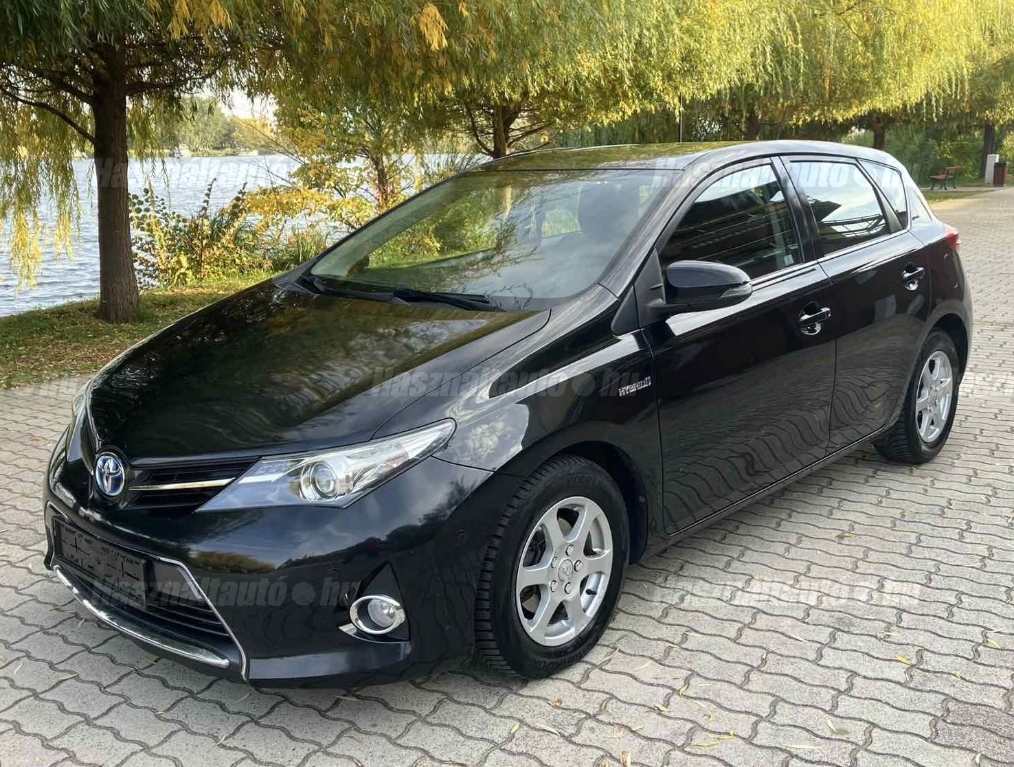 TOYOTA AURIS 2013/10 - 1