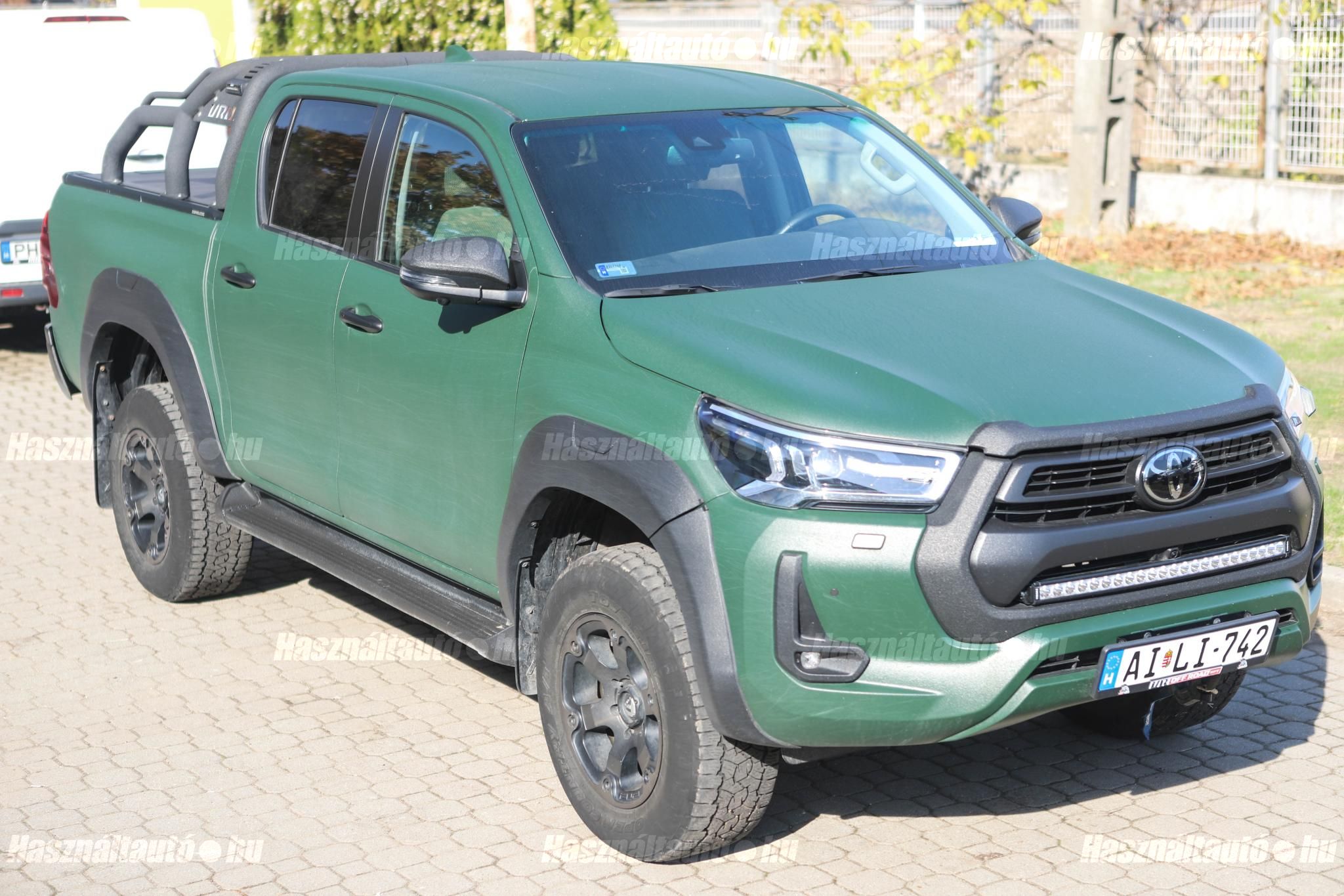 TOYOTA HILUX 2024/10 - 1