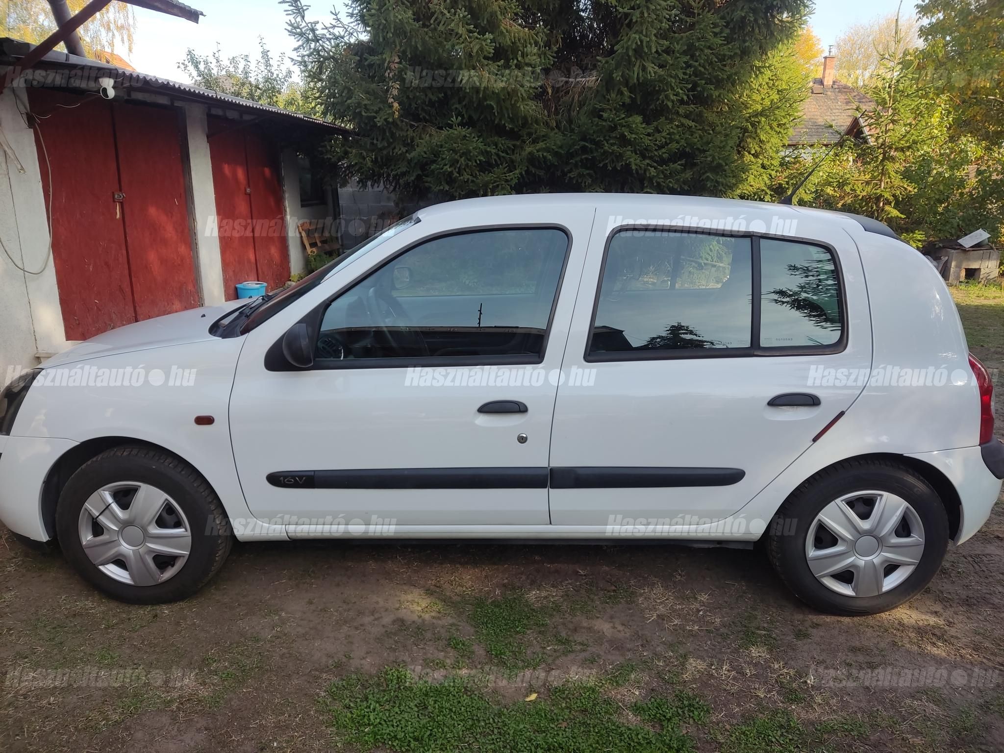 RENAULT CLIO 2002/7 - 1