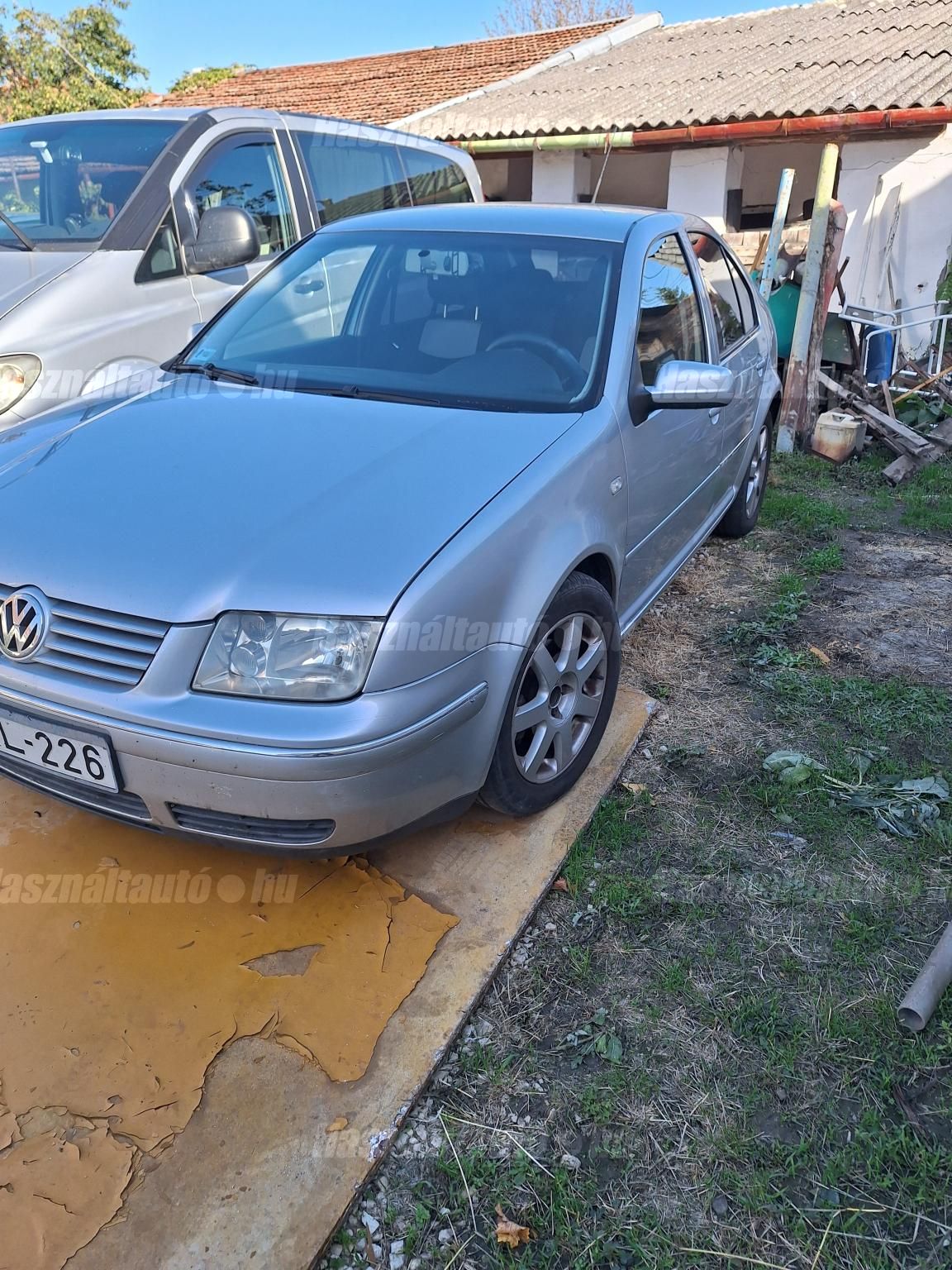 VOLKSWAGEN BORA 2005/4 - 1