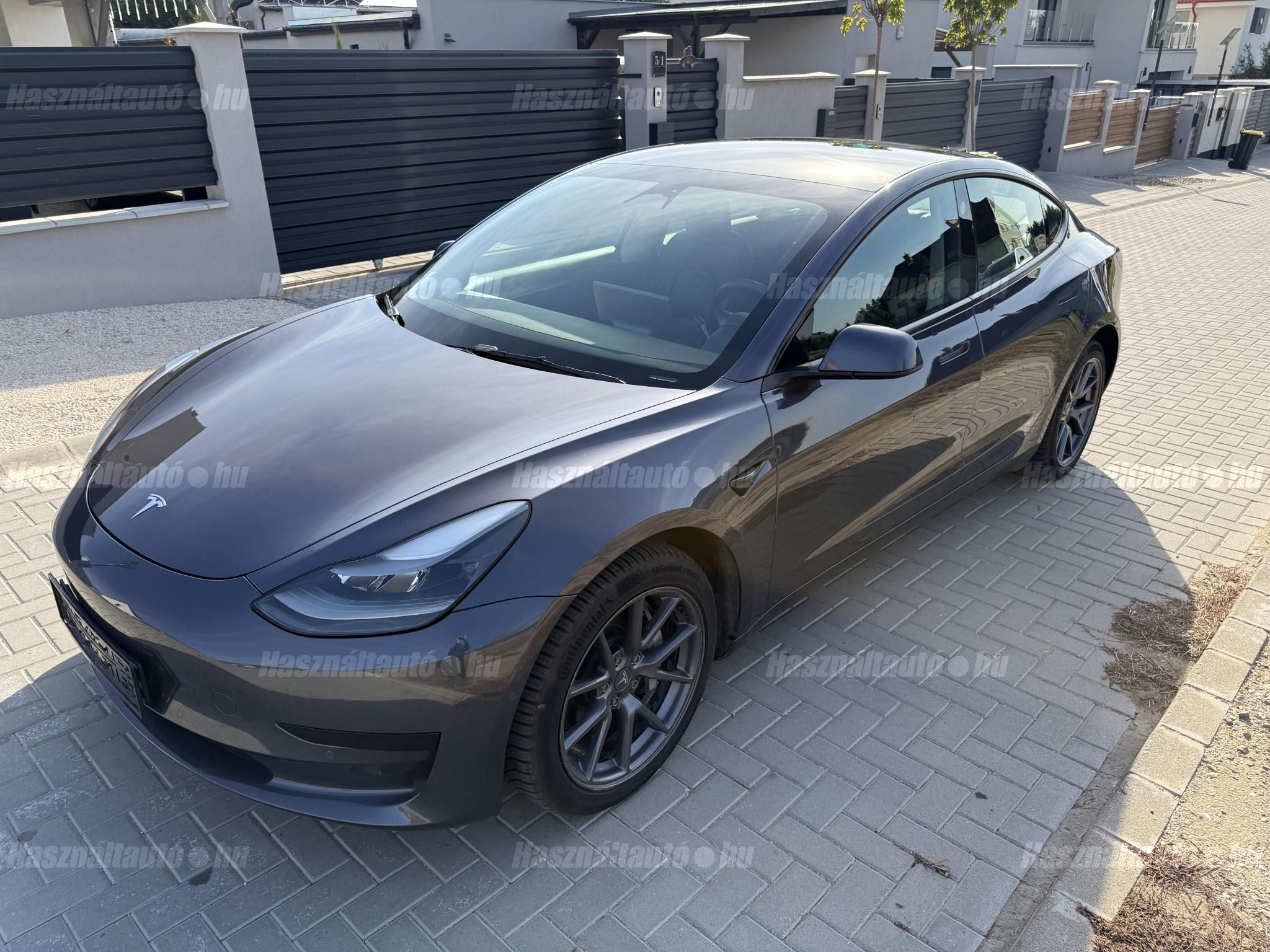 TESLA MODEL 3 2022/3 - 1
