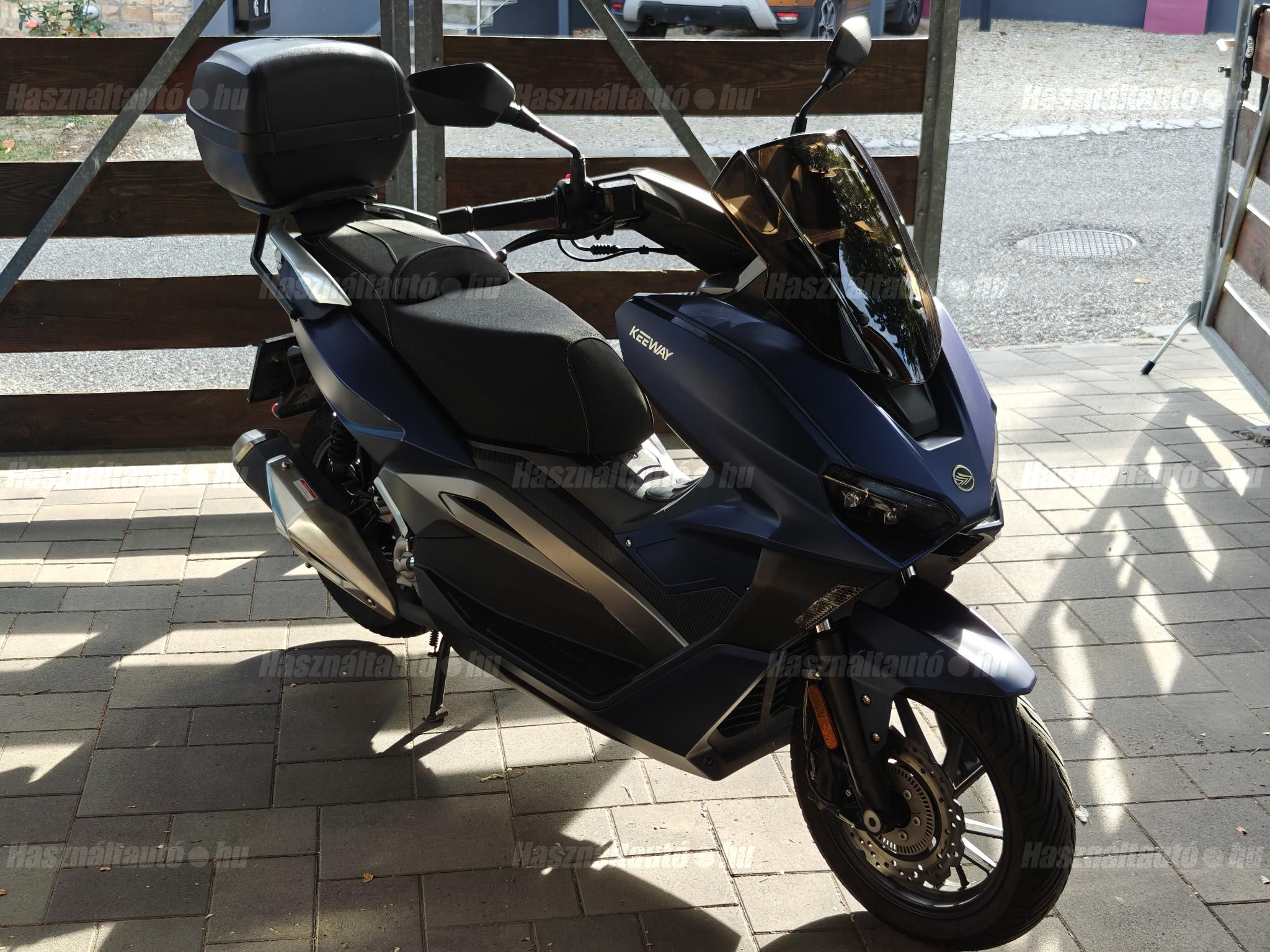 KEEWAY VIESTE 300 2021/12 - 1