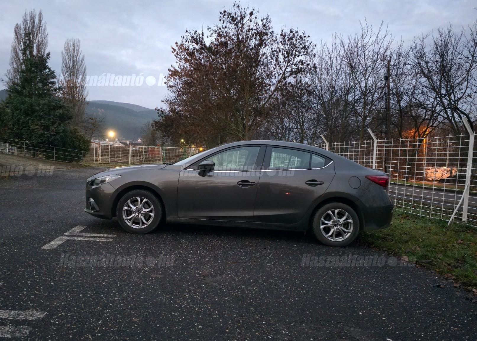 MAZDA 3 2015/6 - 1