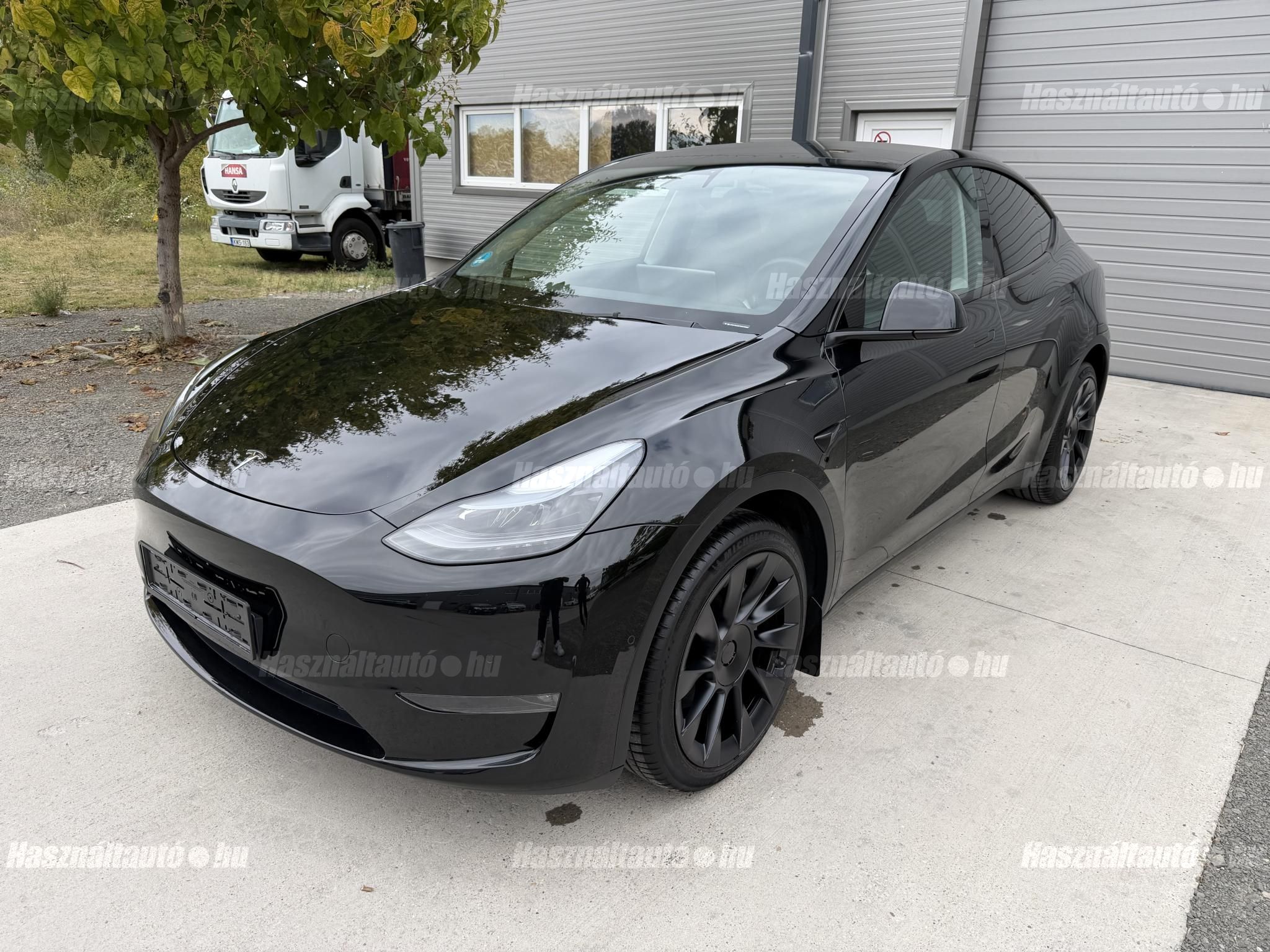 TESLA MODEL Y 2022/9 - 1