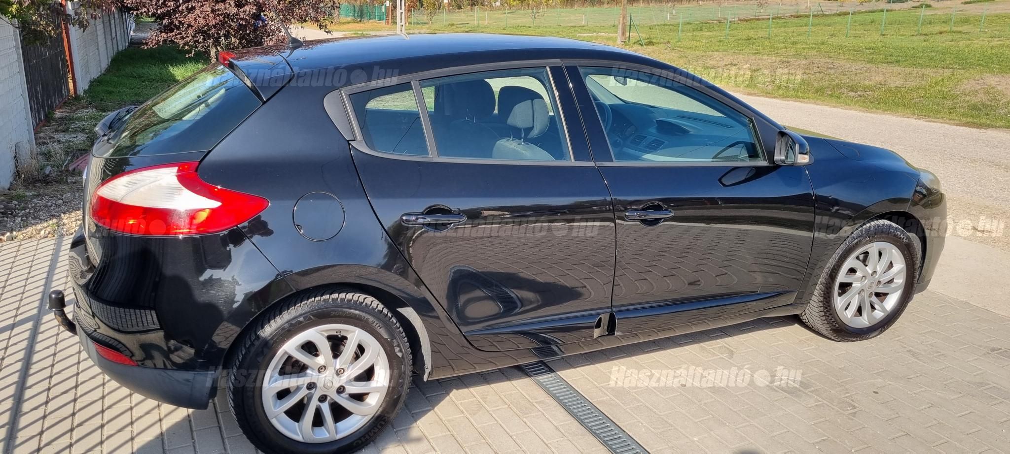 RENAULT MEGANE 2012 - 1