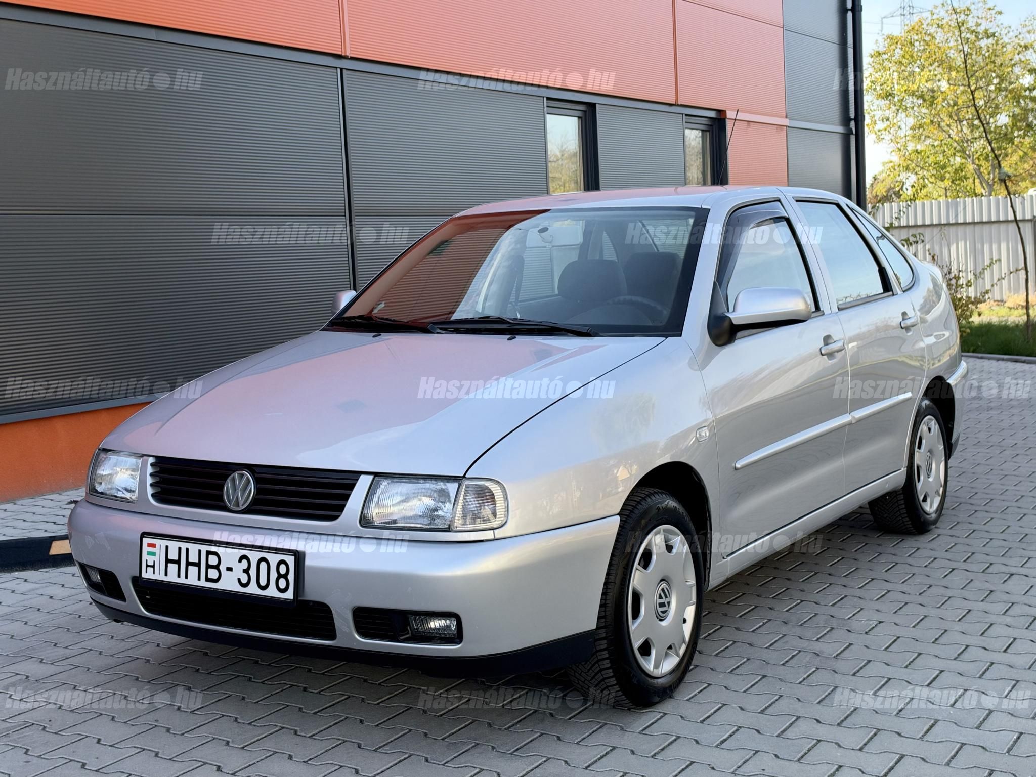 VOLKSWAGEN POLO 2000/6 - 1