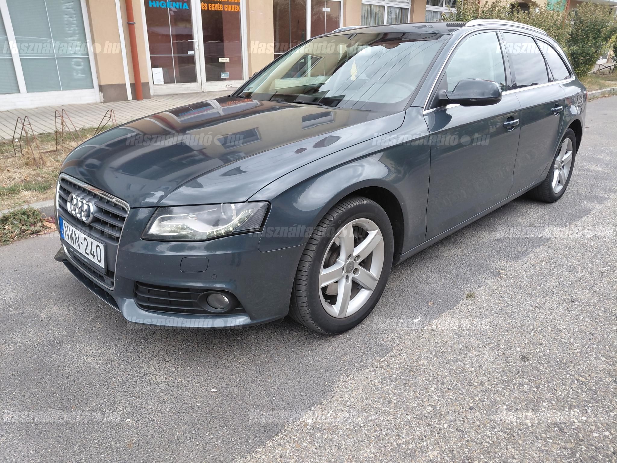 AUDI A4 2010/8 - 1