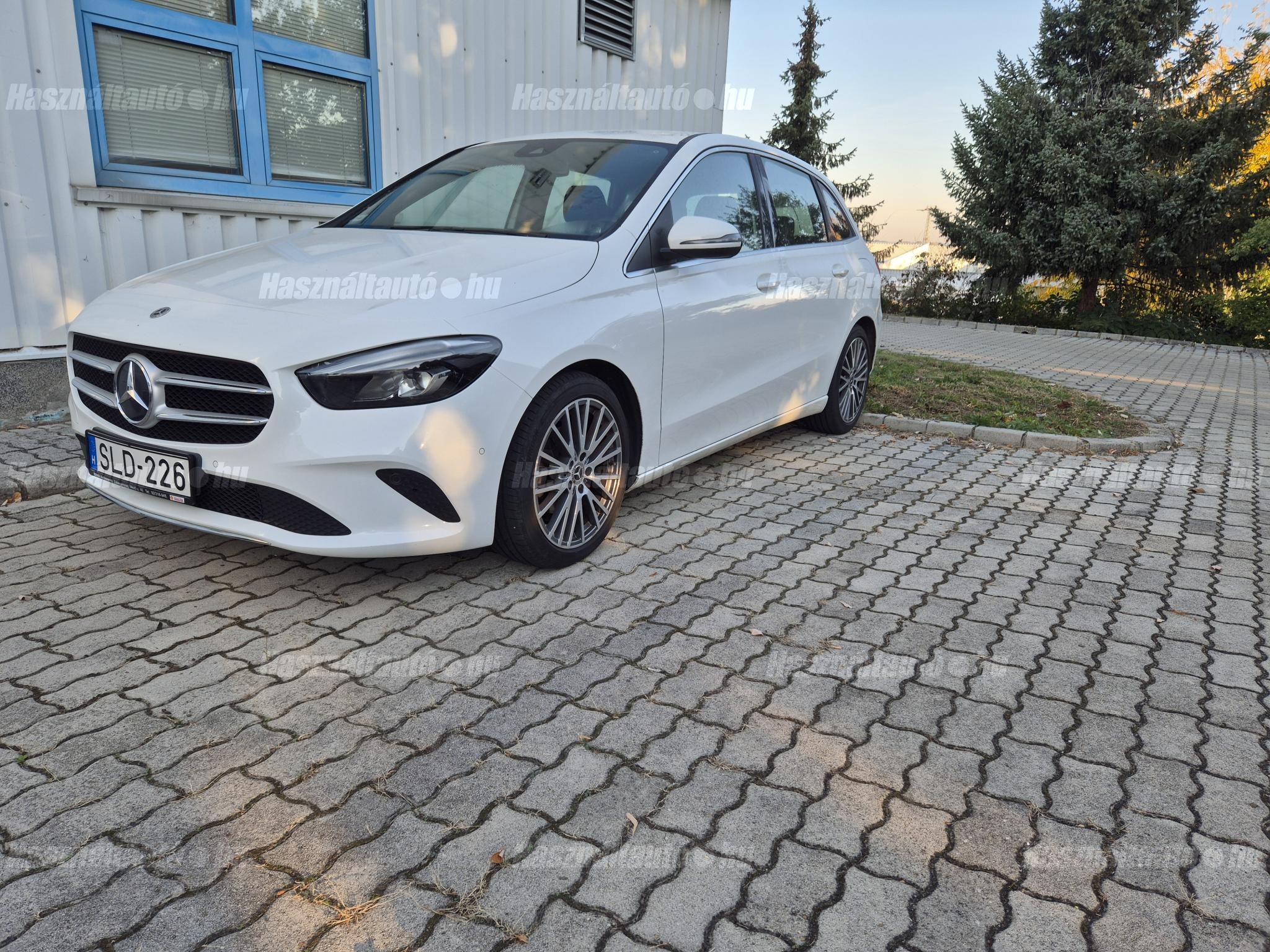 MERCEDES-BENZ A 180 2020/11 - 1