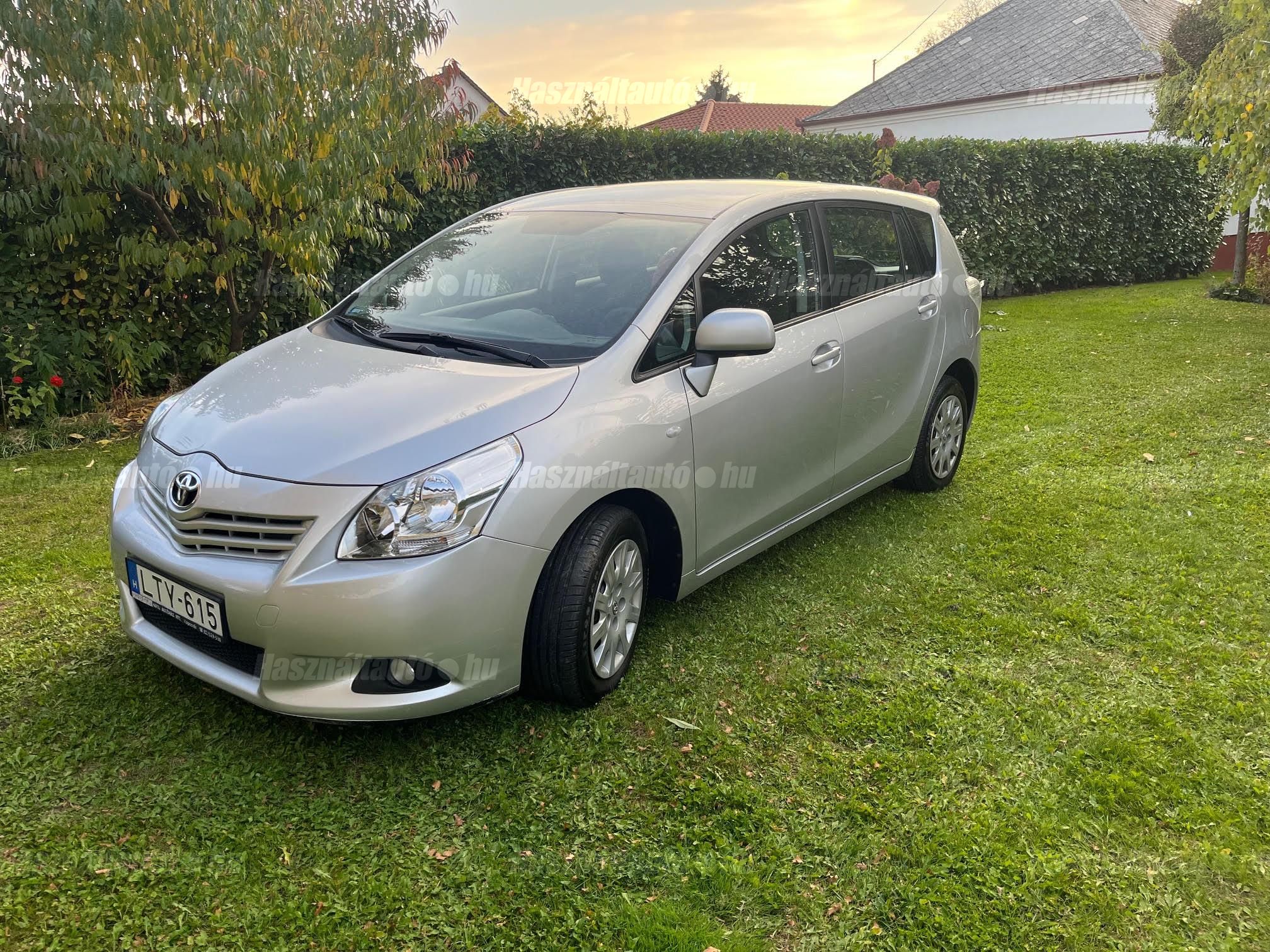 TOYOTA VERSO 2009/12 - 1