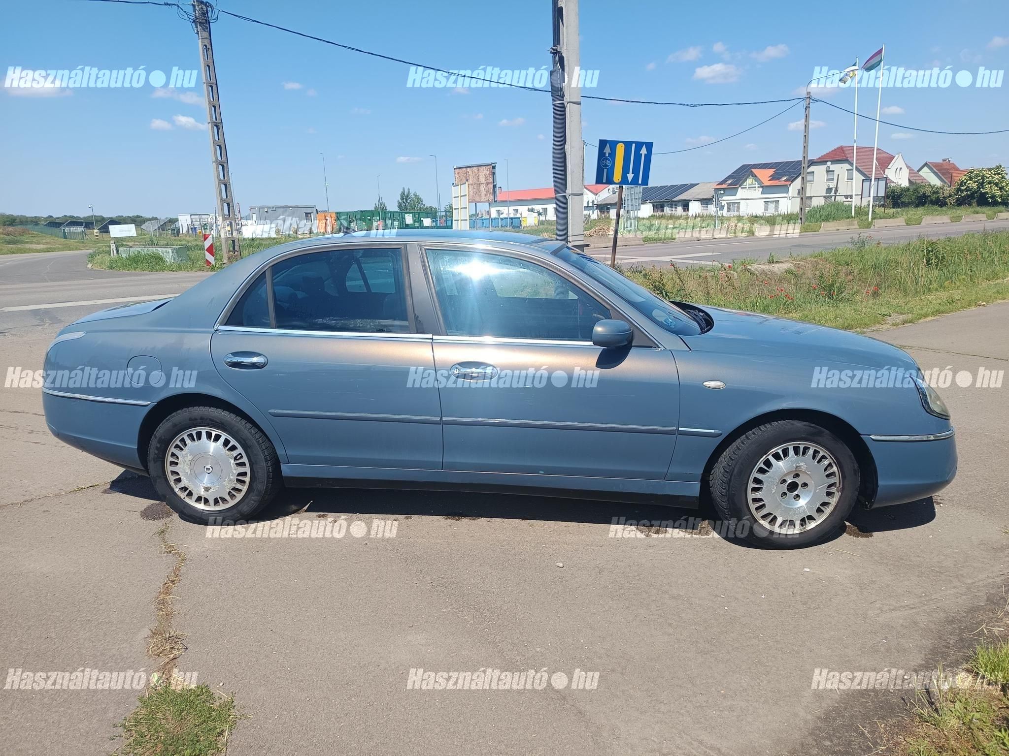 LANCIA THESIS 2002/5 - 1