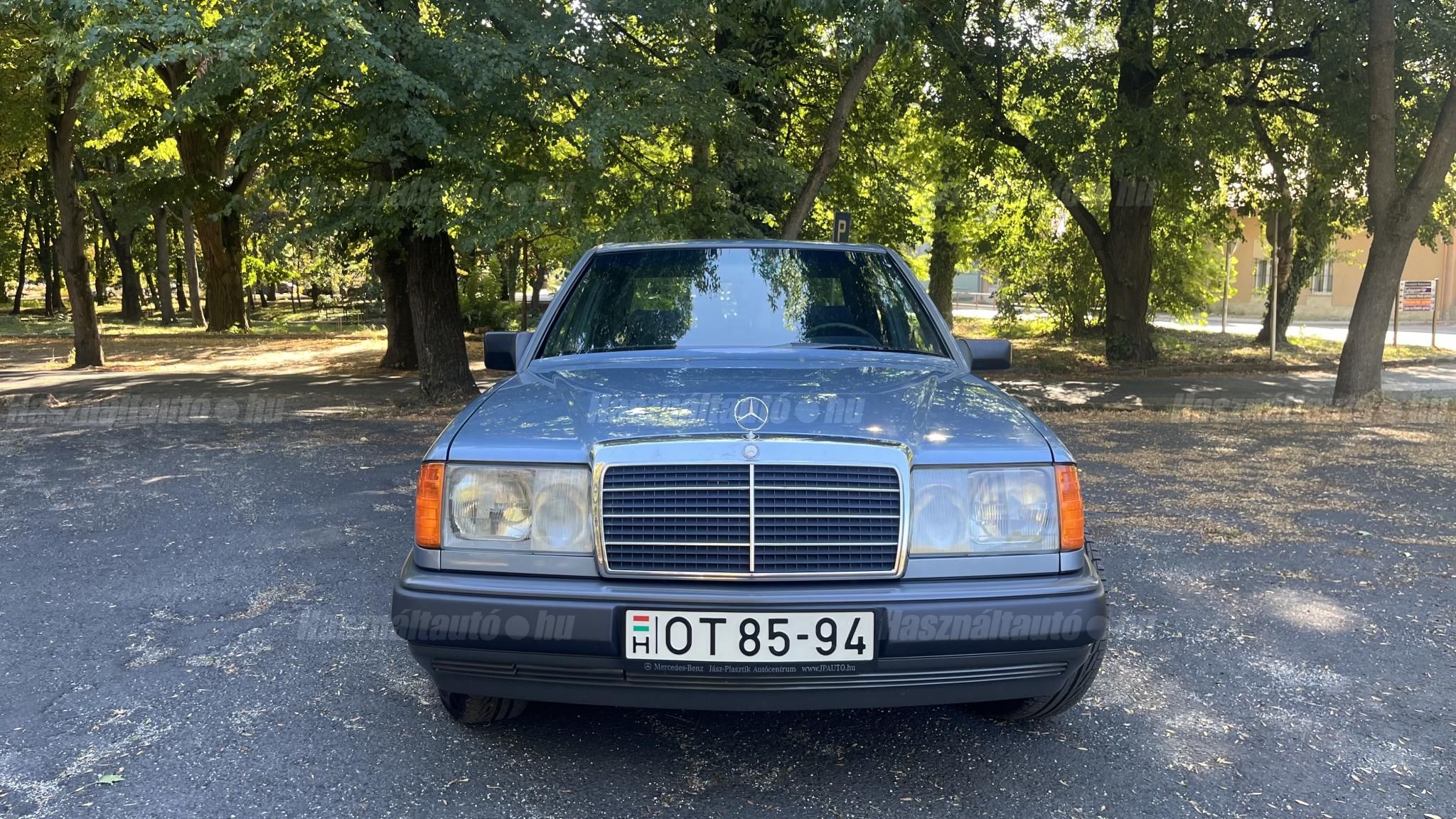 MERCEDES-BENZ W 124 1989/10 - 1