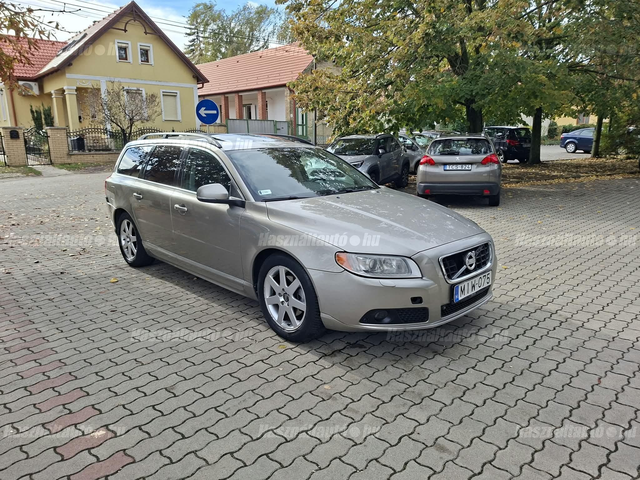 VOLVO V70 2012/8 - 1