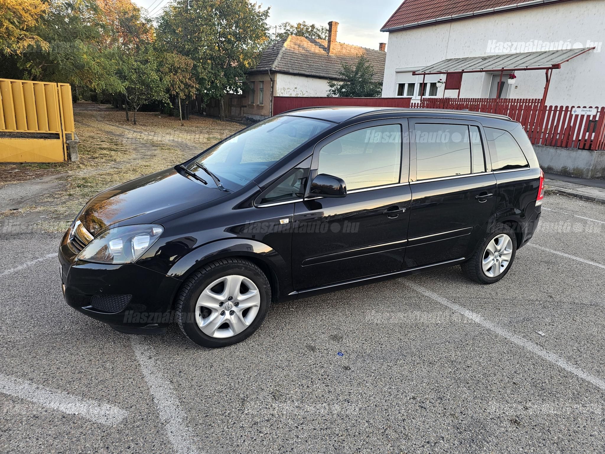 OPEL ZAFIRA B 2011/6 - 1