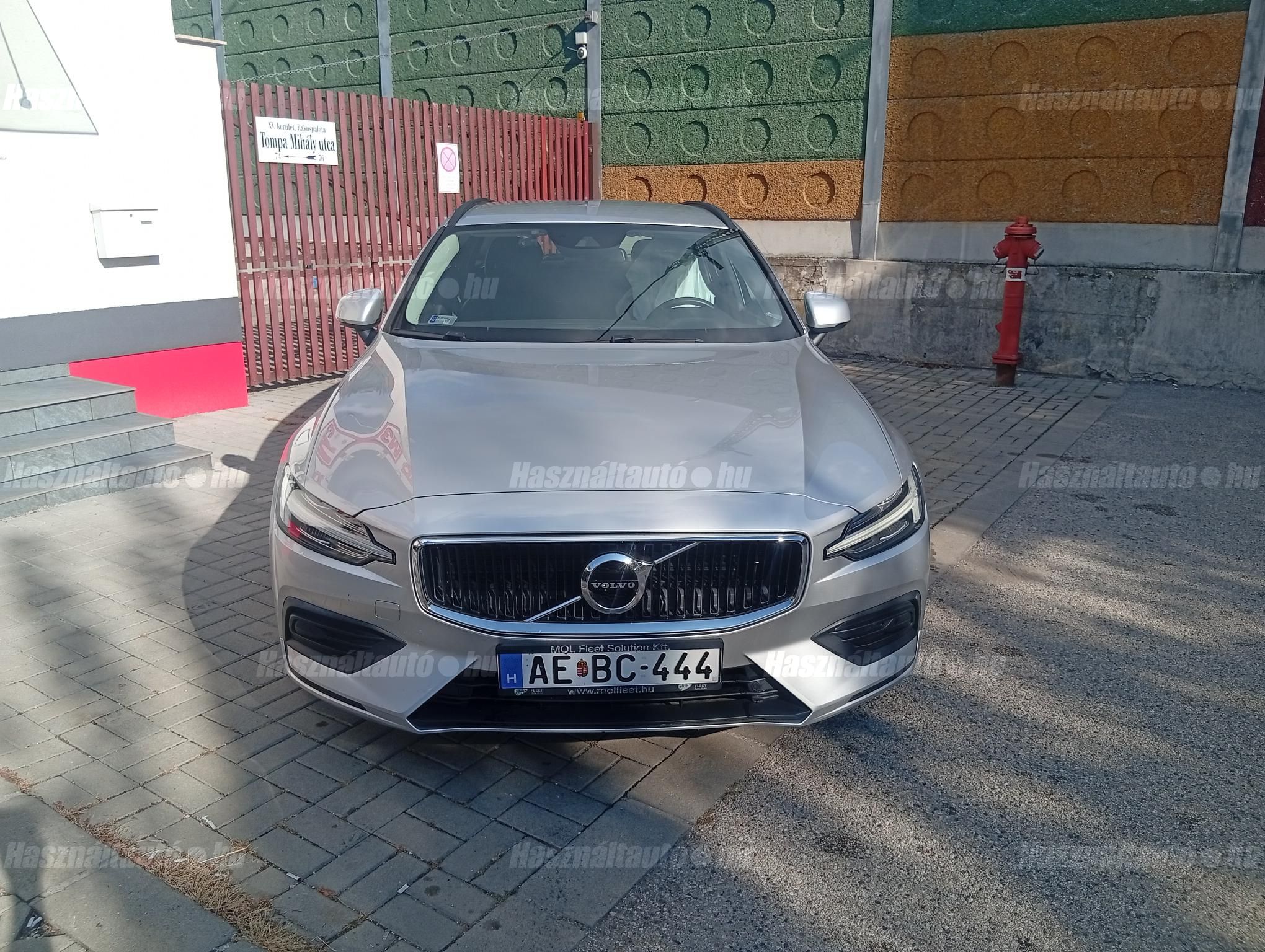 VOLVO V60 2019/3 - 1