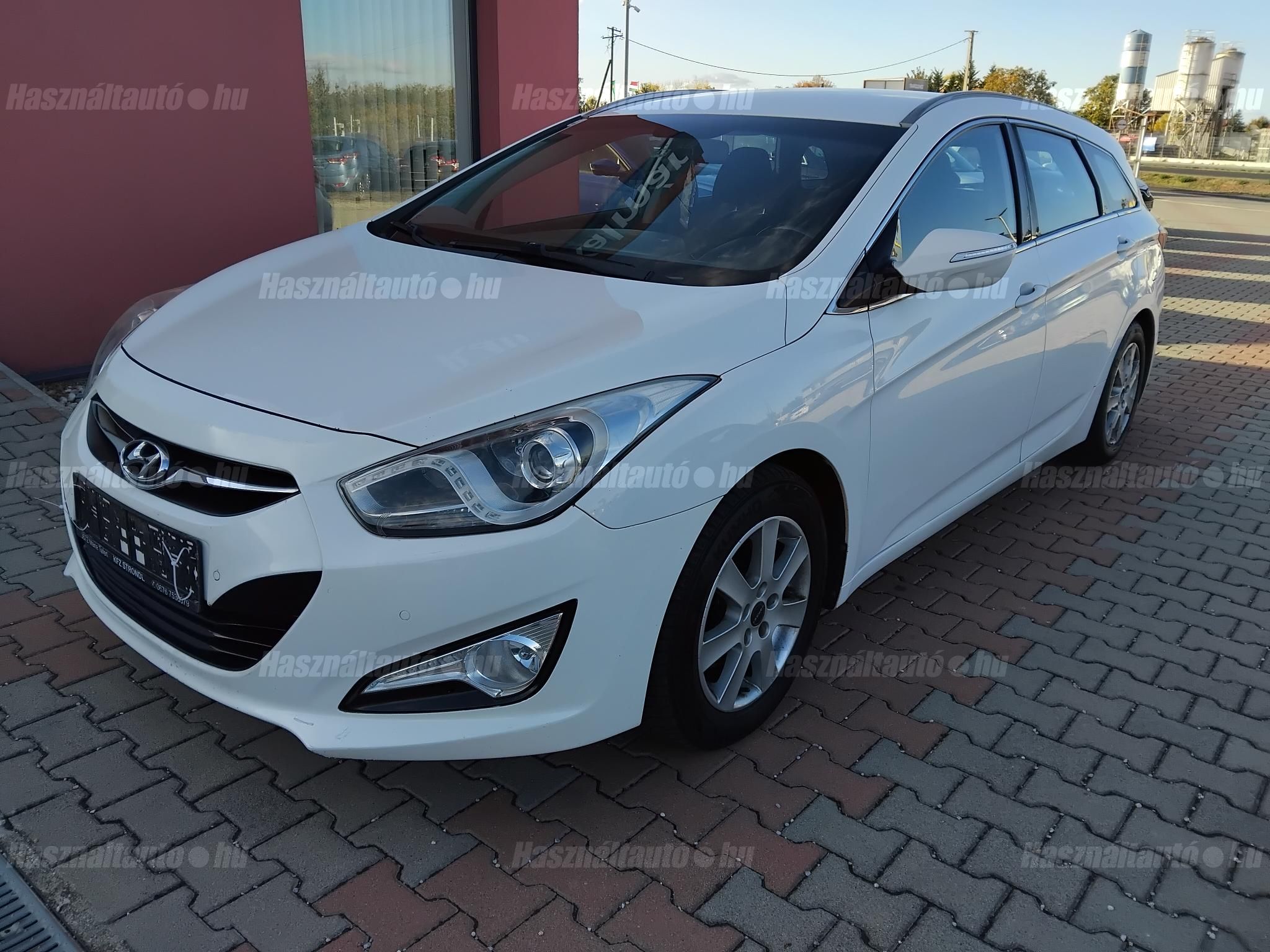 HYUNDAI I40 2011/7 - 1