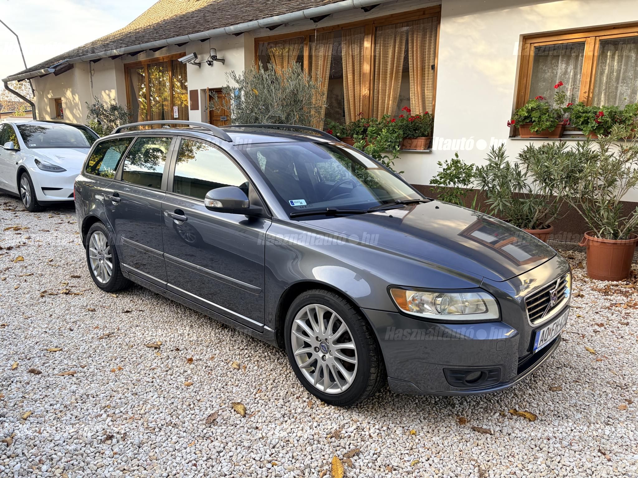VOLVO V50 2010/6 - 1