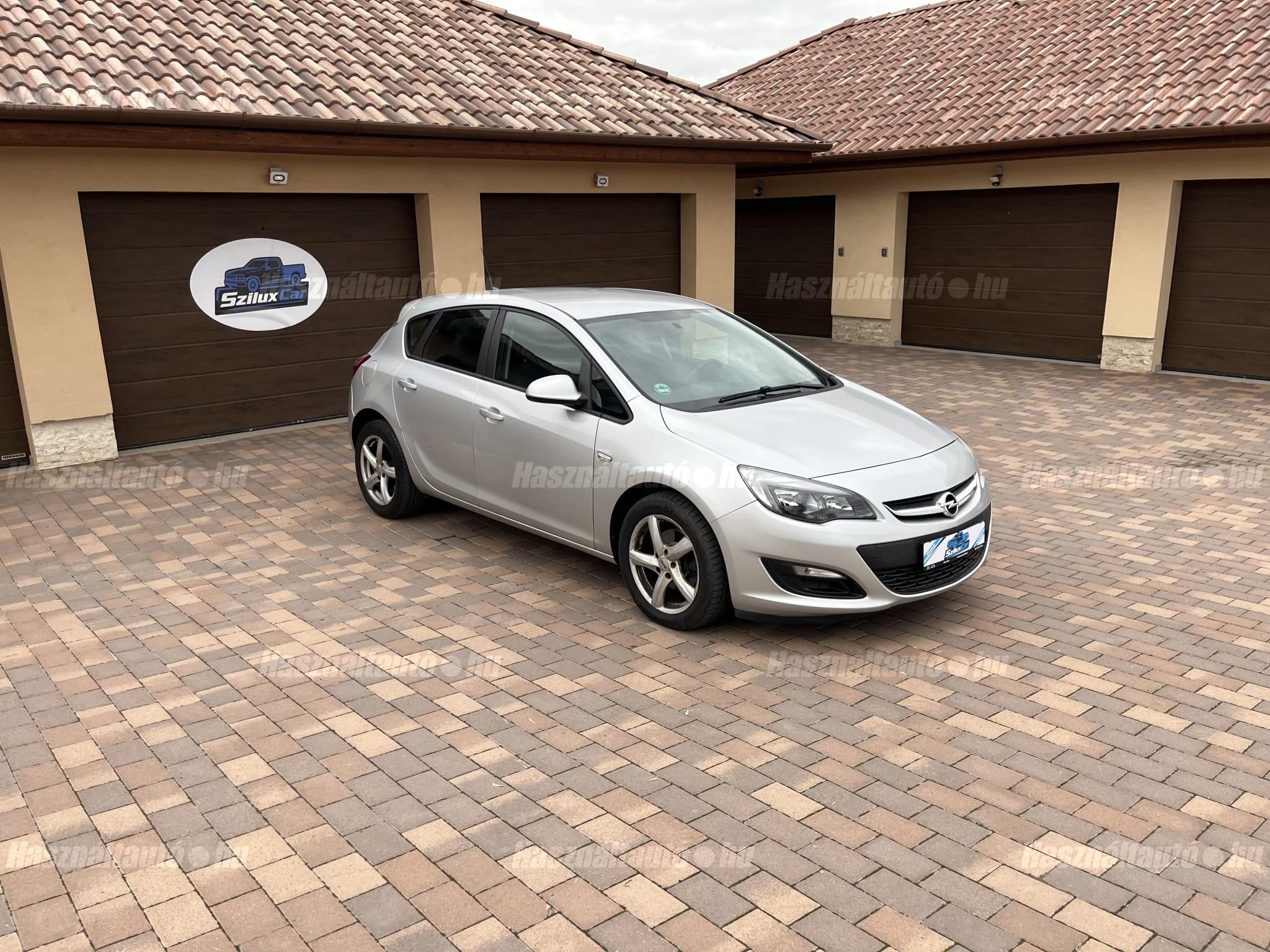 OPEL ASTRA J 2012/10 - 1