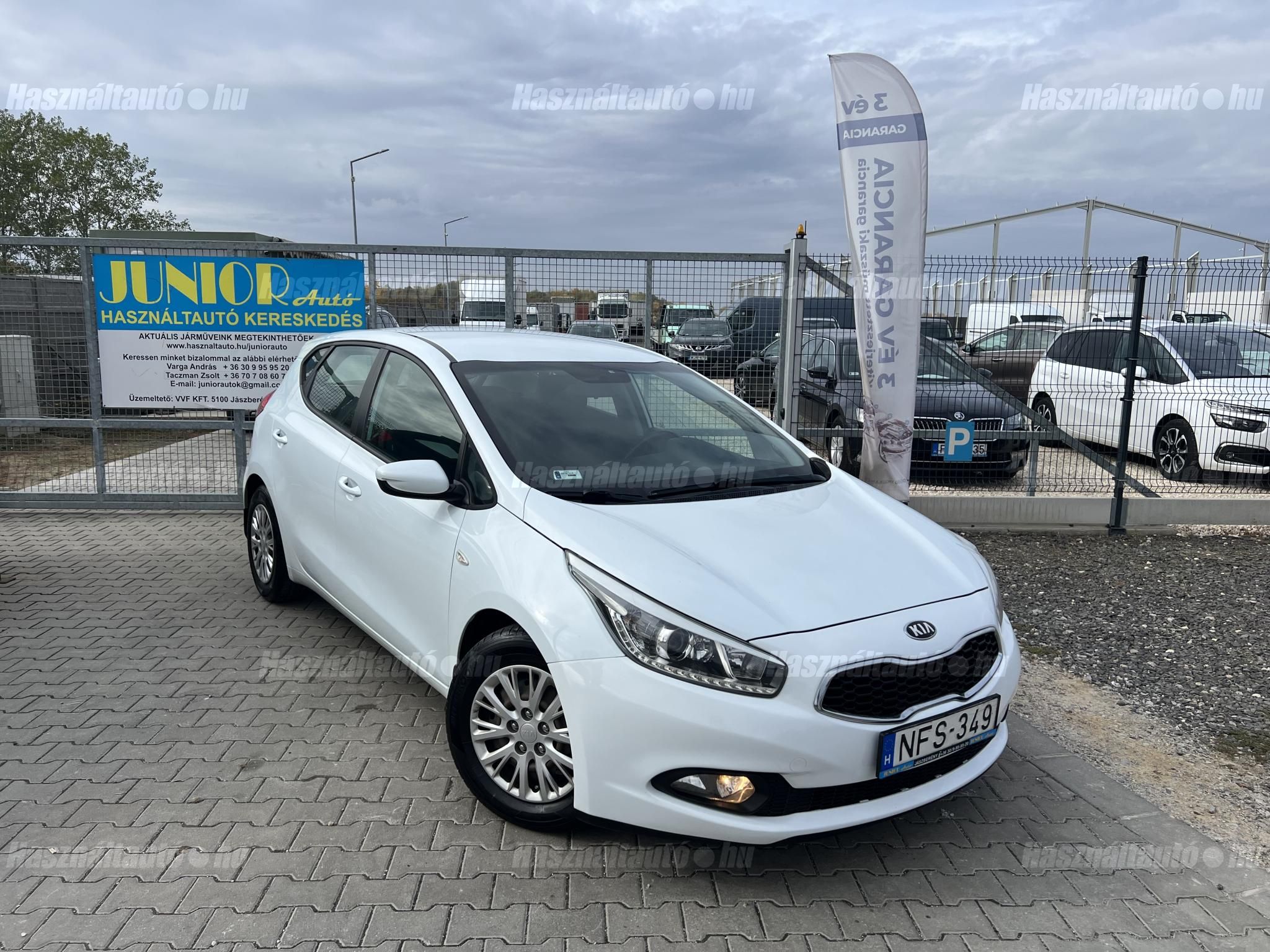 KIA CEE'D 2015/7 - 1