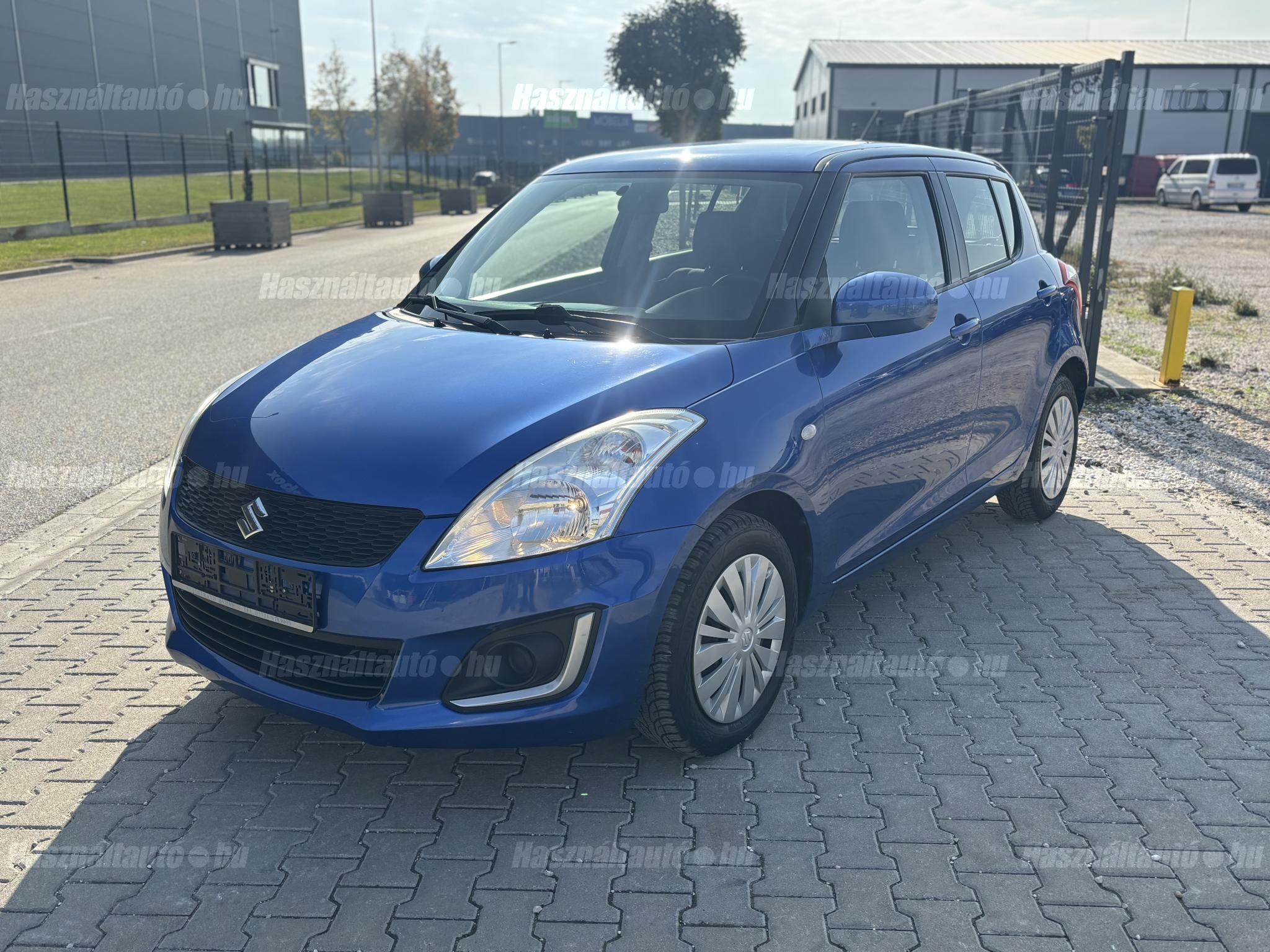 SUZUKI SWIFT 2015/12 - 1