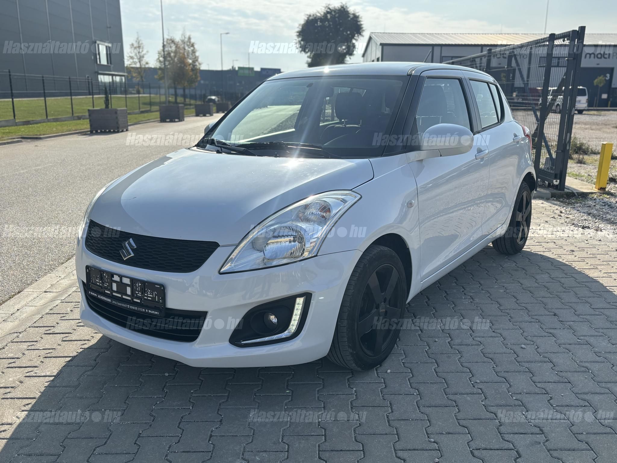 SUZUKI SWIFT 2015/10 - 1