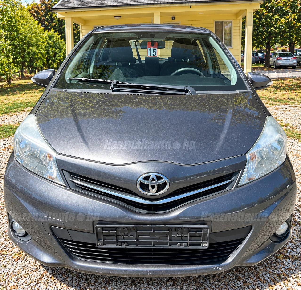 TOYOTA YARIS 2013/11 - 1