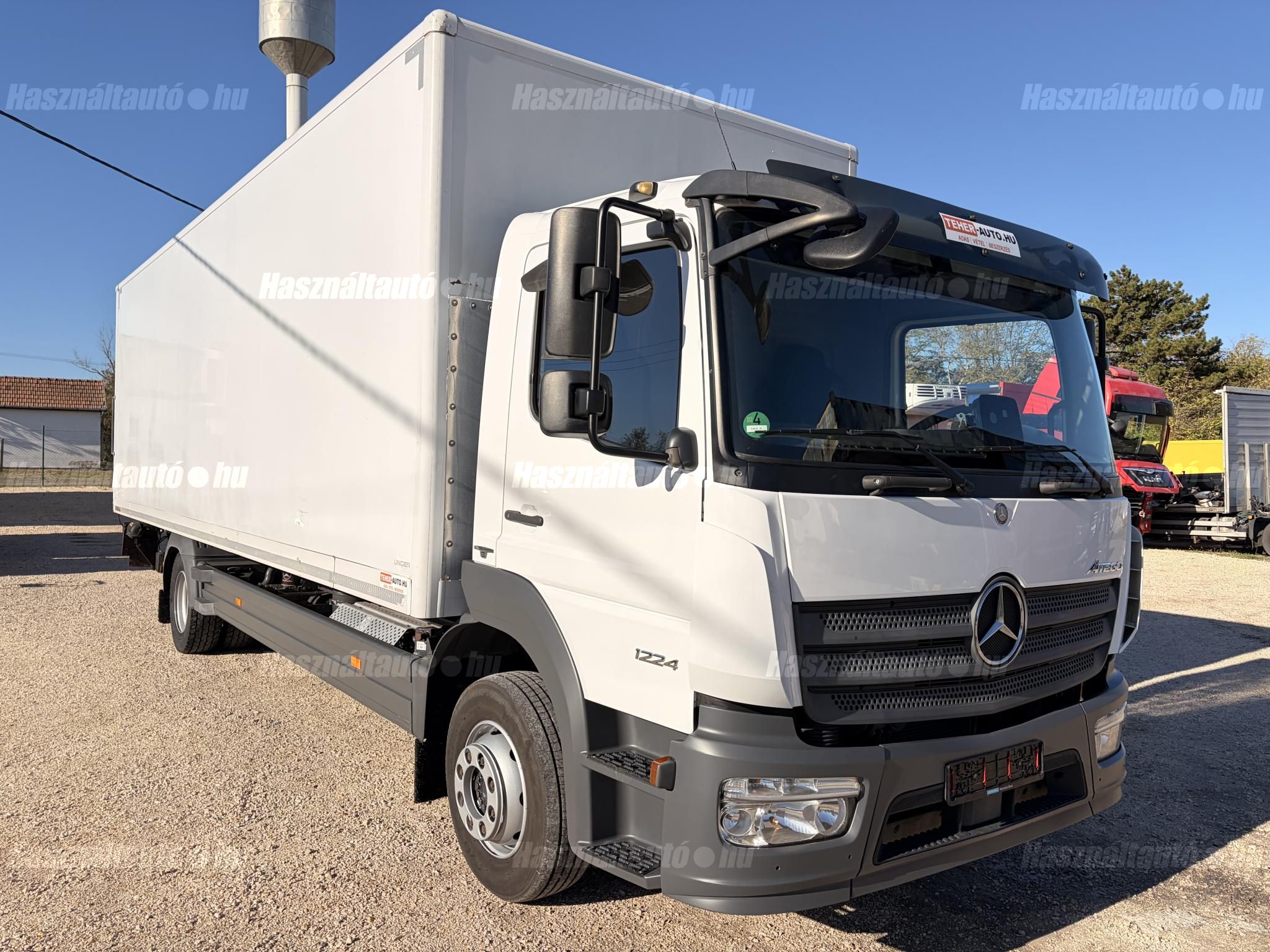 MERCEDES-BENZ 2017/3 - 1