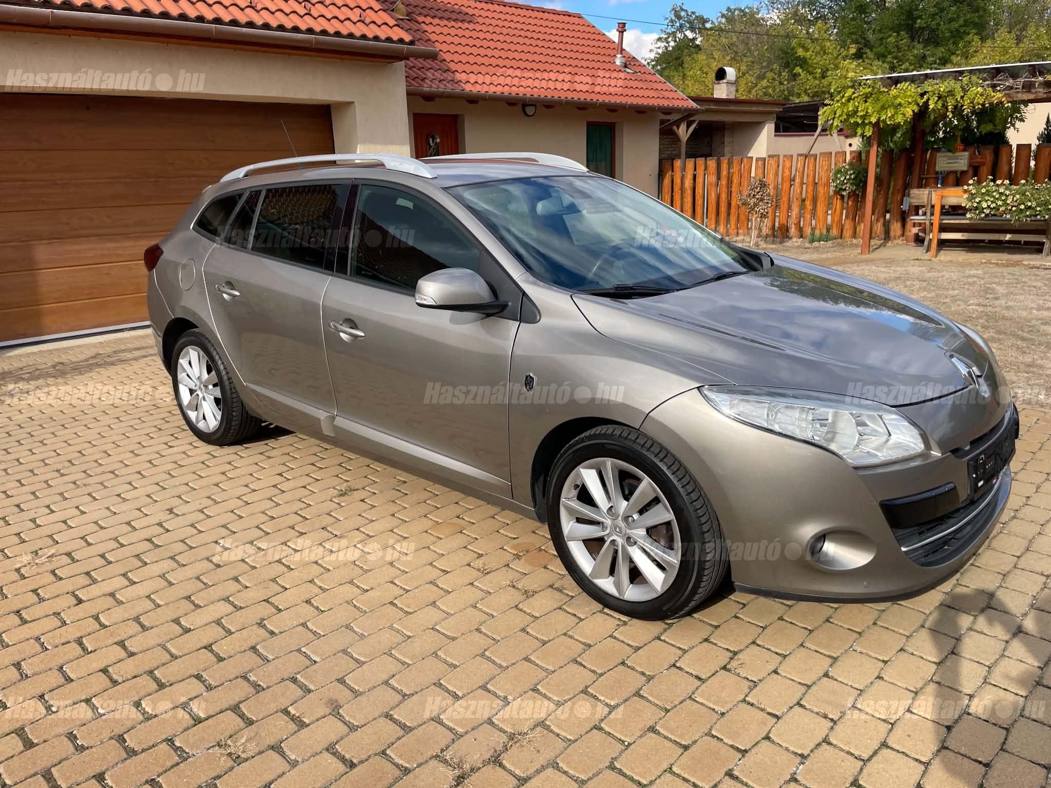 RENAULT MEGANE 2011/7 - 1