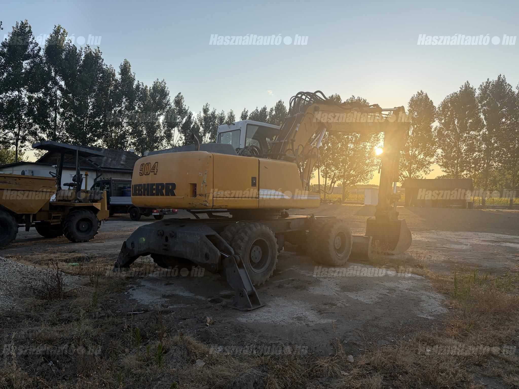 LIEBHERR 2004 - 1