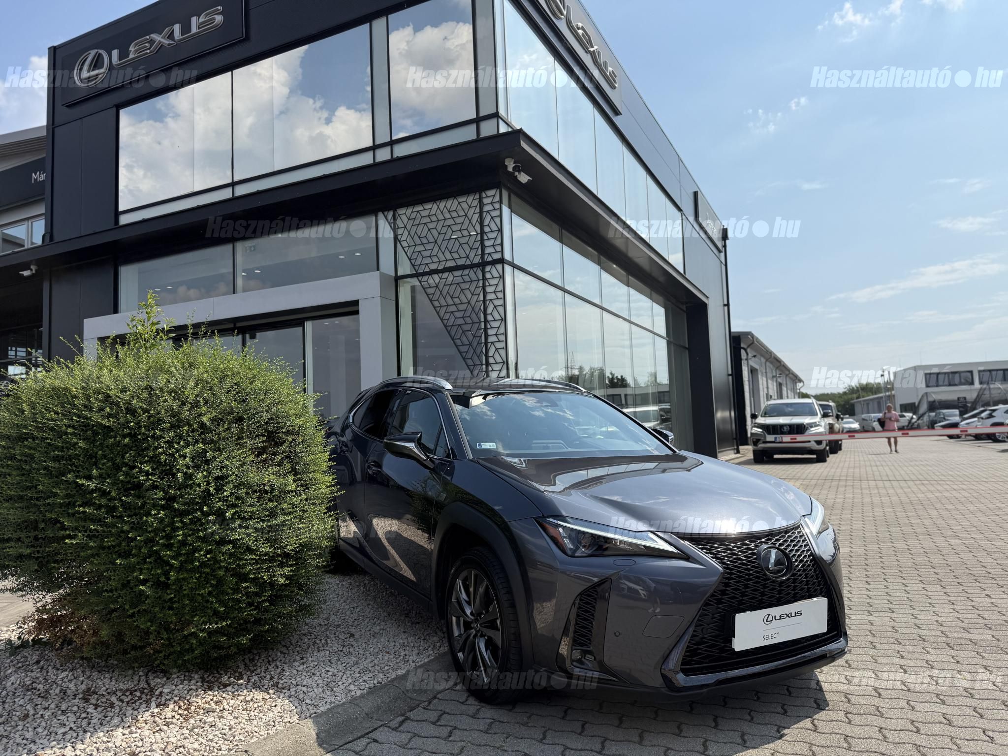 LEXUS UX 2023/10 - 1